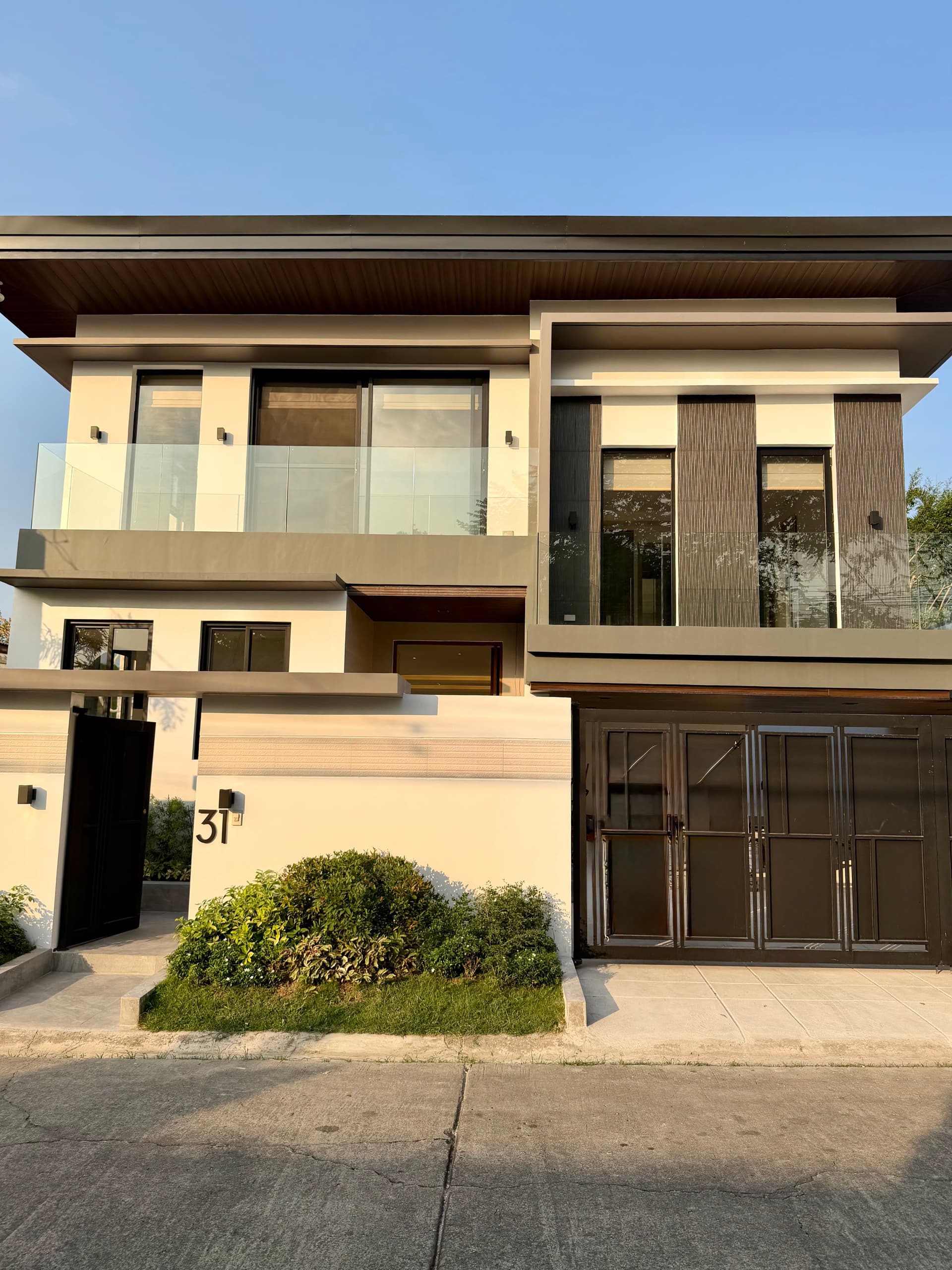 Brand New House for Sale in BF Homes - Sinagtala