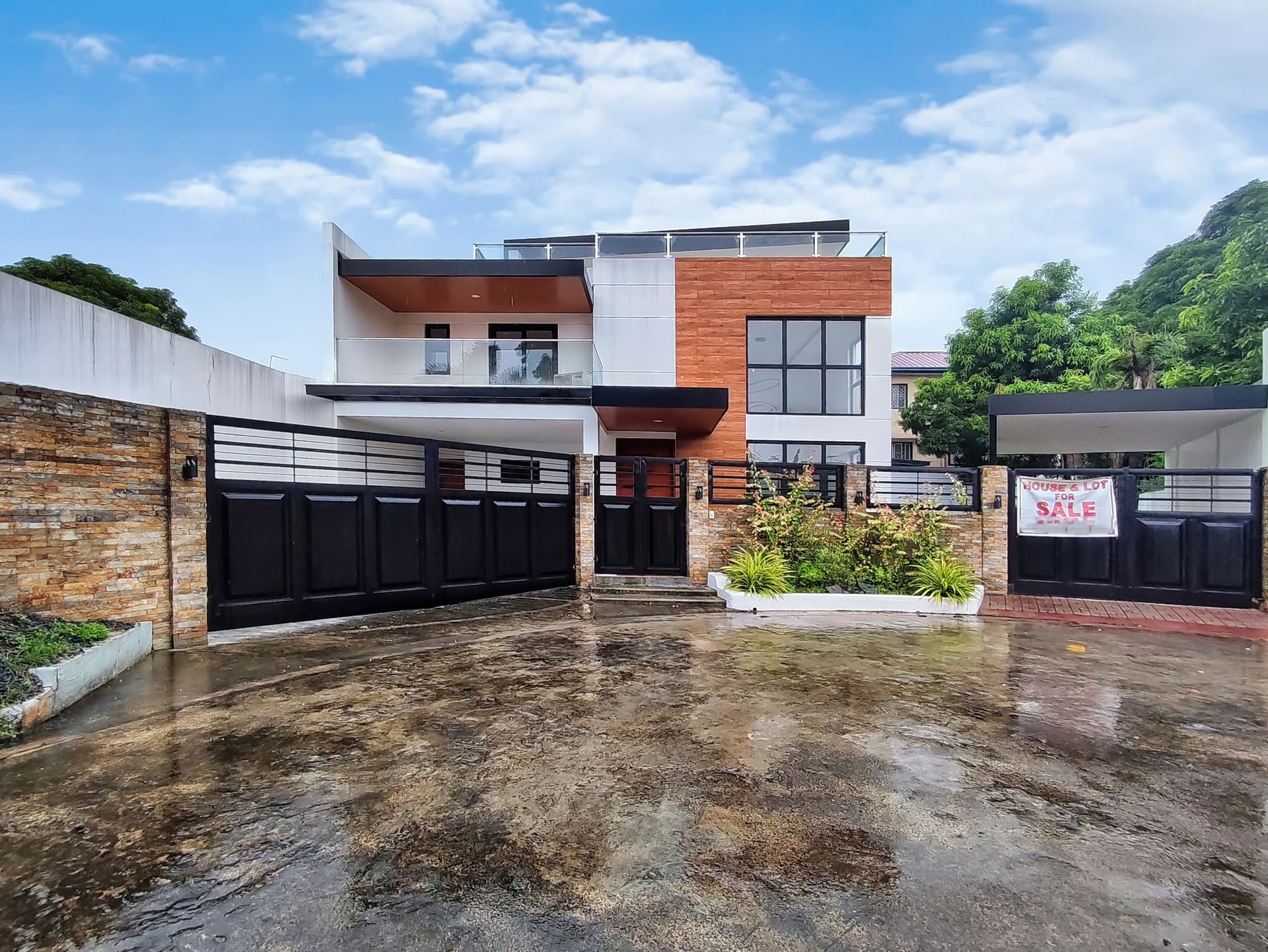 Corner House and Lot for Sale in Pasig Pasig Modern with Pool and Jacuzzi-MD 