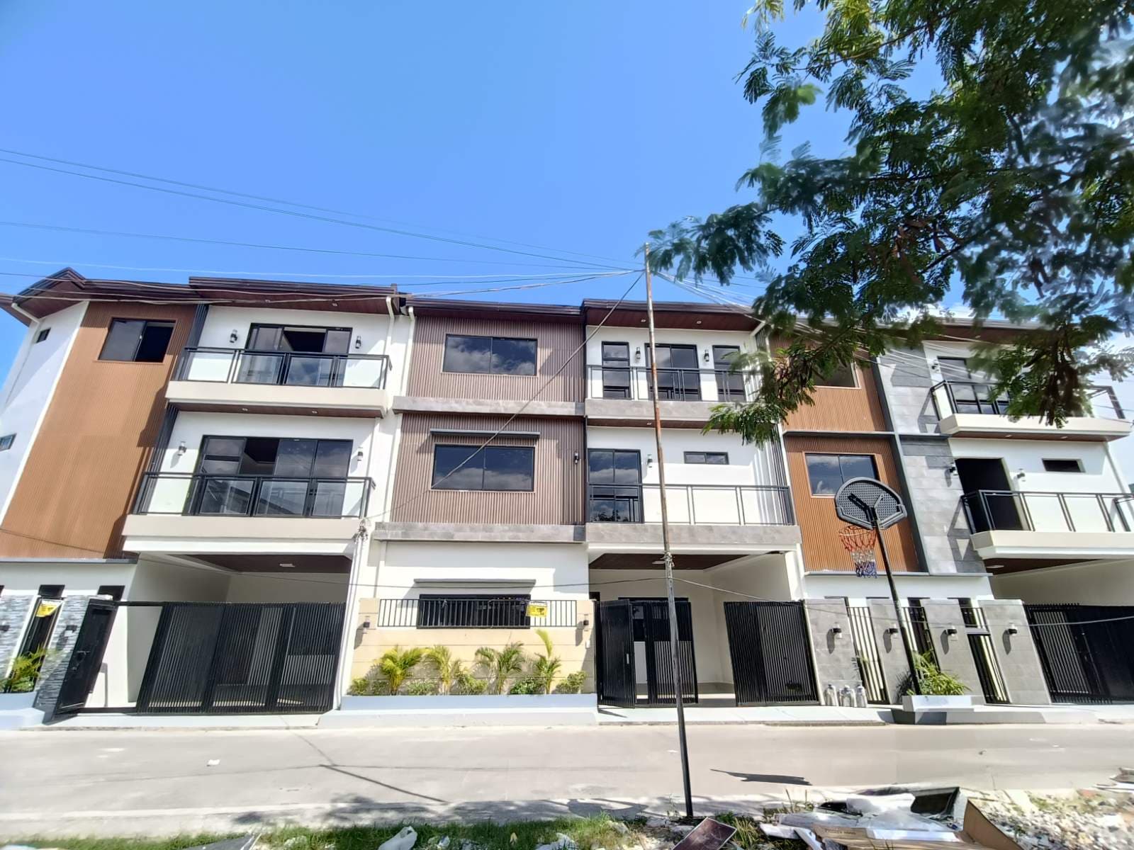 Modern Luxury Townhouse for Sale in Greenwoods Pasig with 6 Bedrooms-MD