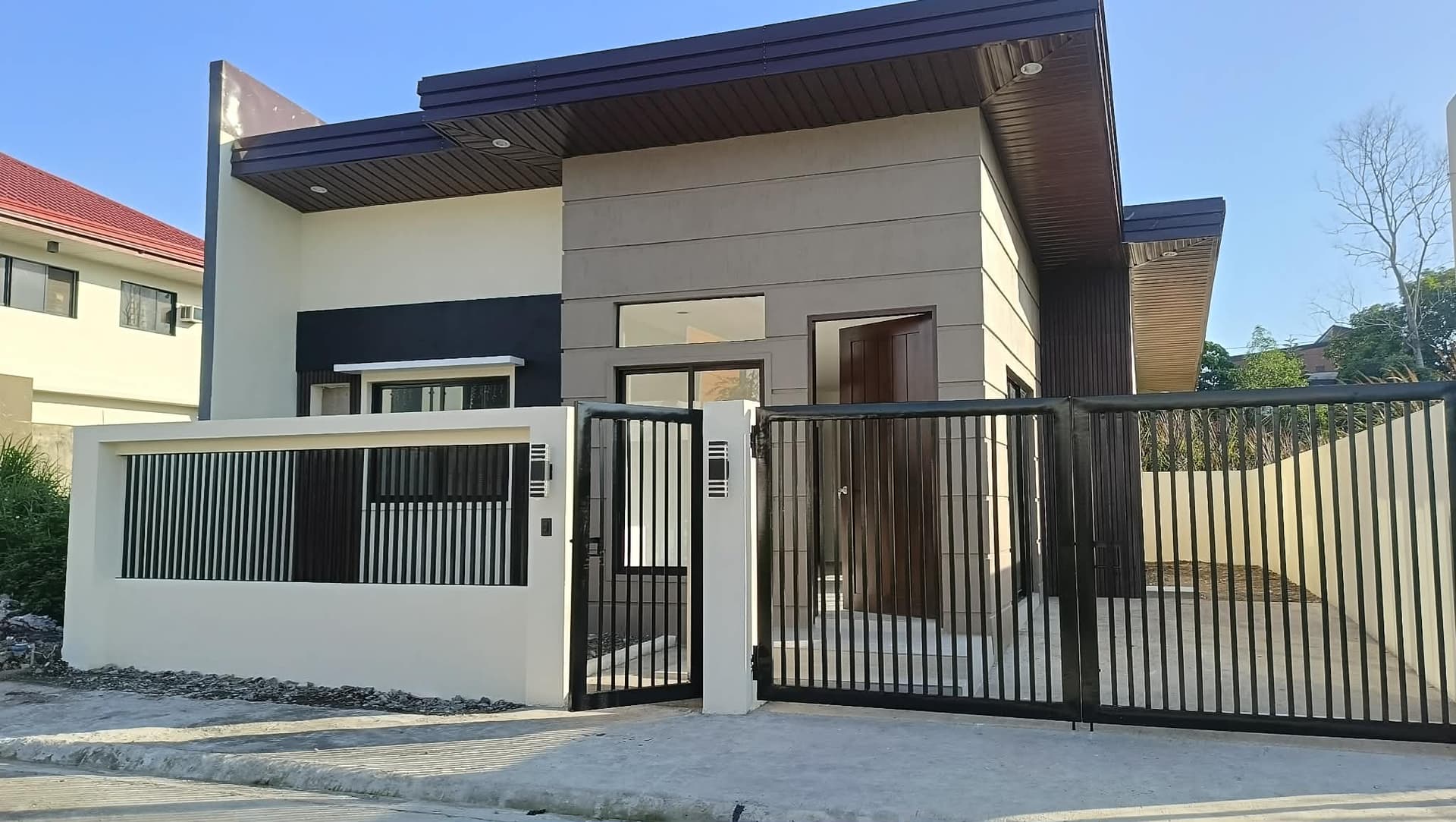 FOR SALE!  House & Lot 3BR W/ 82sqm FA in Brgy Estefania Bacolod City-AP