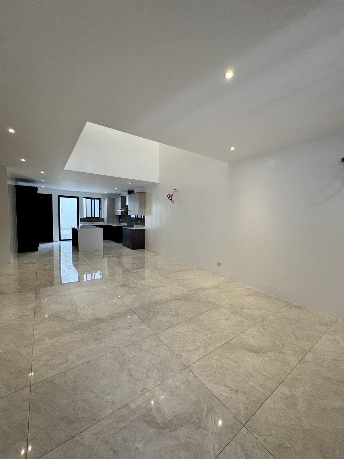 5BR 350sqm Townhouse for Sale in Pasig
