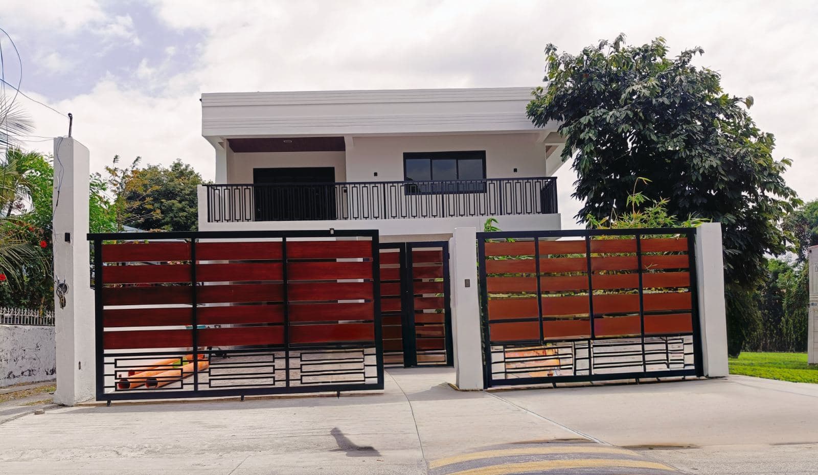 Spacious House and Lot for Sale in Paranaque near SNR-MD
