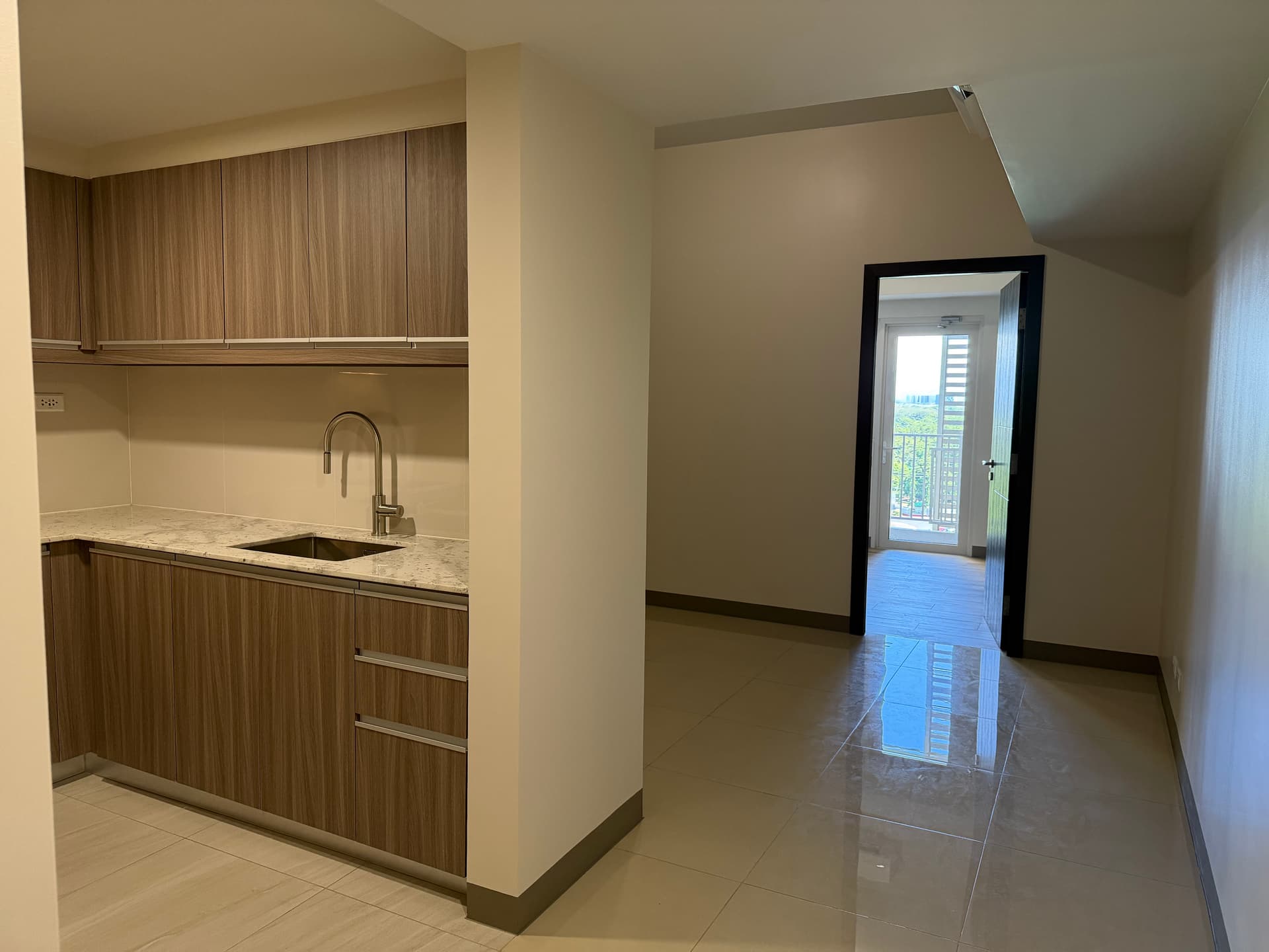 For Sale 1 Bedroom 48.5sqm Rent to Own Condo in Park McKinley West. Move-in Ready For P175K DP only!