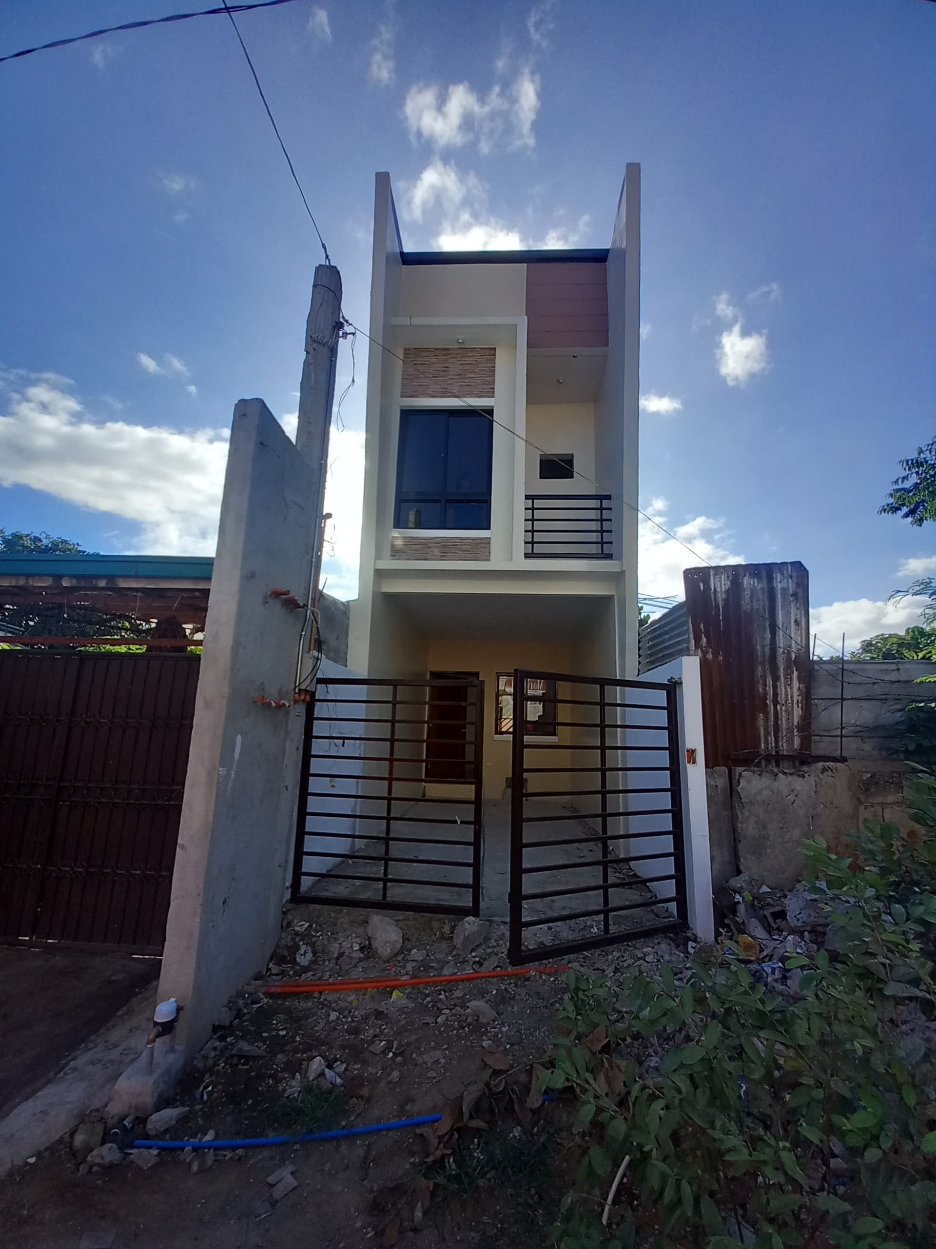 For Sale! North Fairview Townhouse with 3 Bedroom 5.350M -AJCF