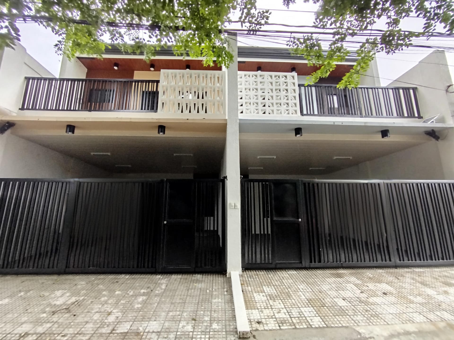 4BR  House & Lot for Sale in Talon  Dos Las Piñas BF Resort Village - JB