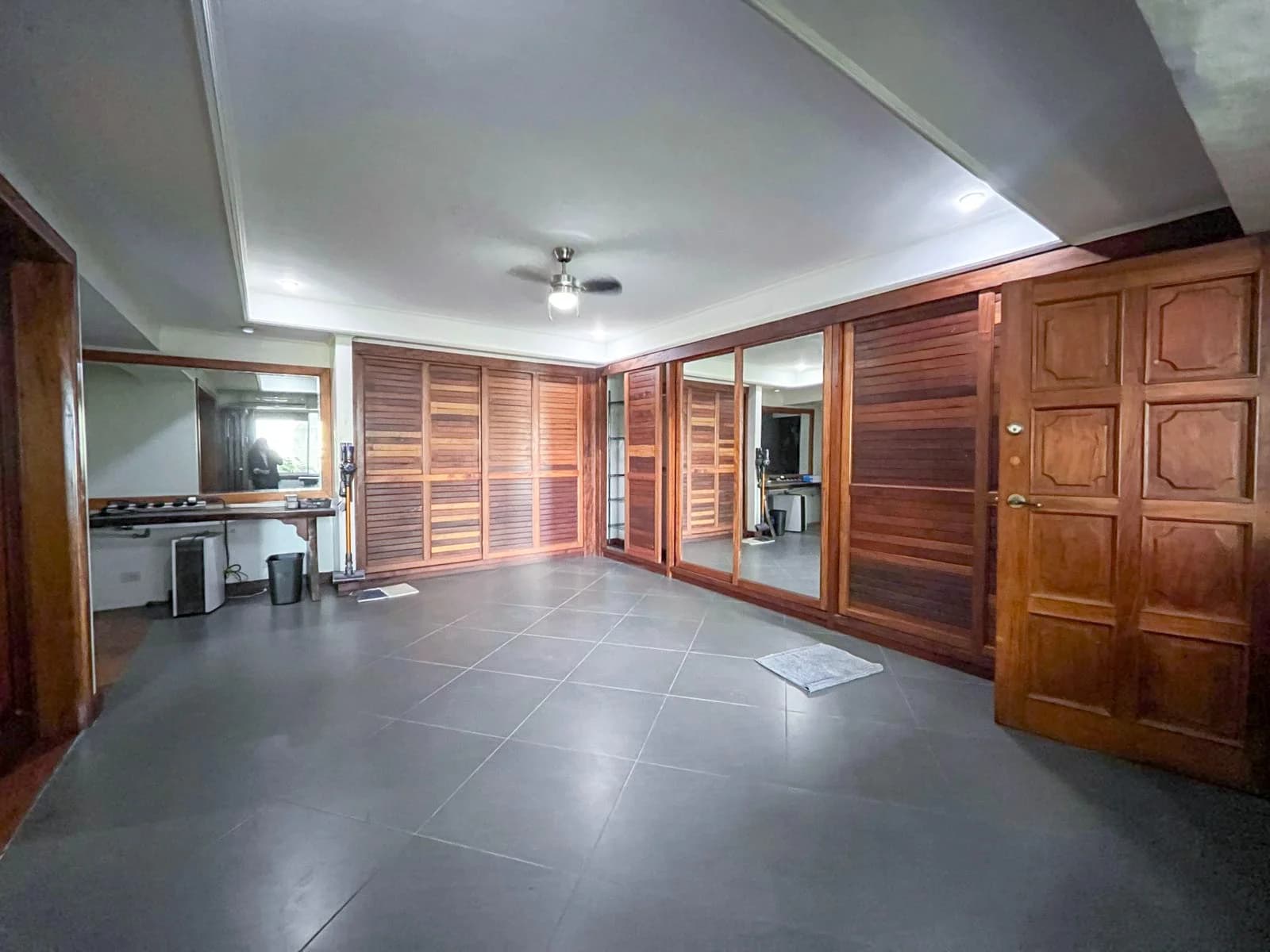 Chateau Verde Condominium - Pasig City | 1BR 90sqm Condo for Sale in Pasig City