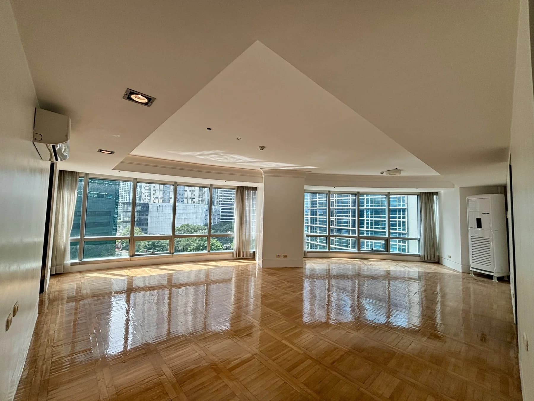 One Mckinley Place | 3BR 186sqm Condo for Rent in Taguig City - Bgc
