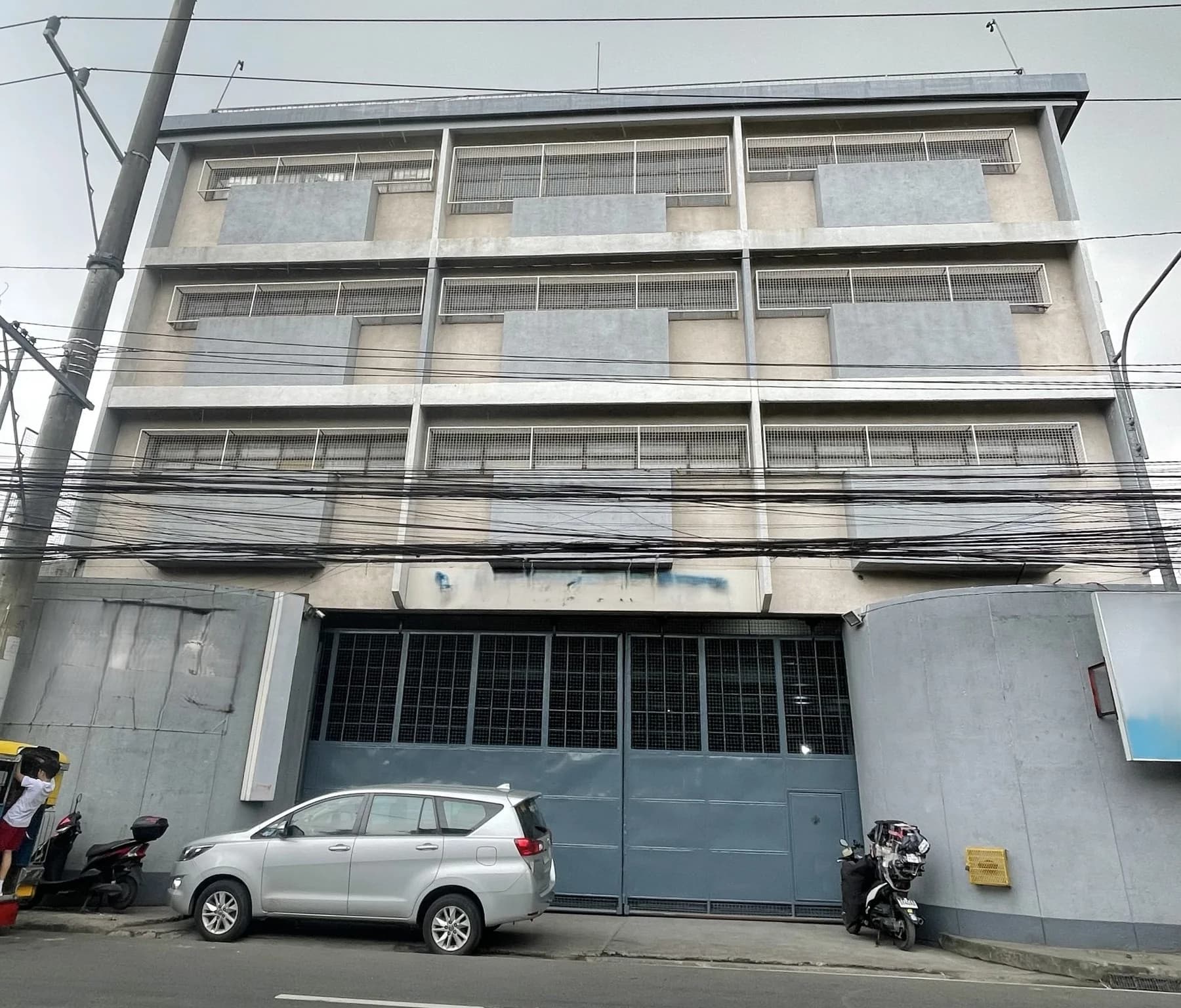 New Creation Building | 1600sqm Office Space for Rent in Parañaque City