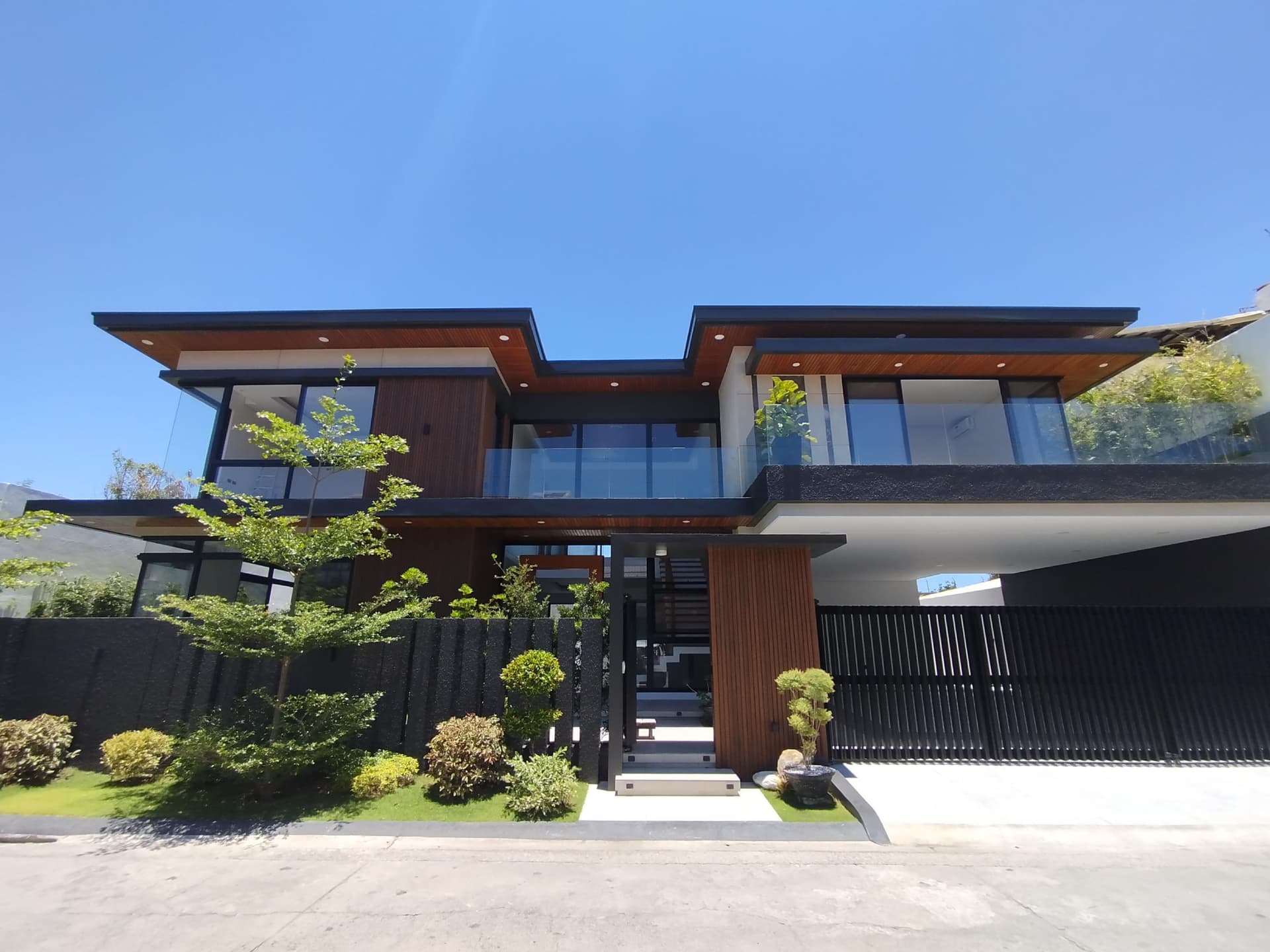Luxury House and Lot for Sale in BF Homes Paranaque Modern with Pool and 6 Covered Garage-MD
