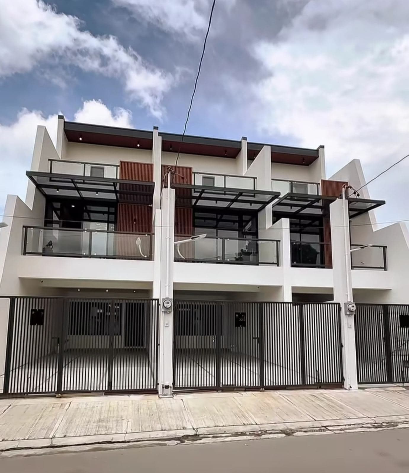 Three Storey Townhouse for Sale in Pilar Village Las Pinas 3 Bedrooms - JB