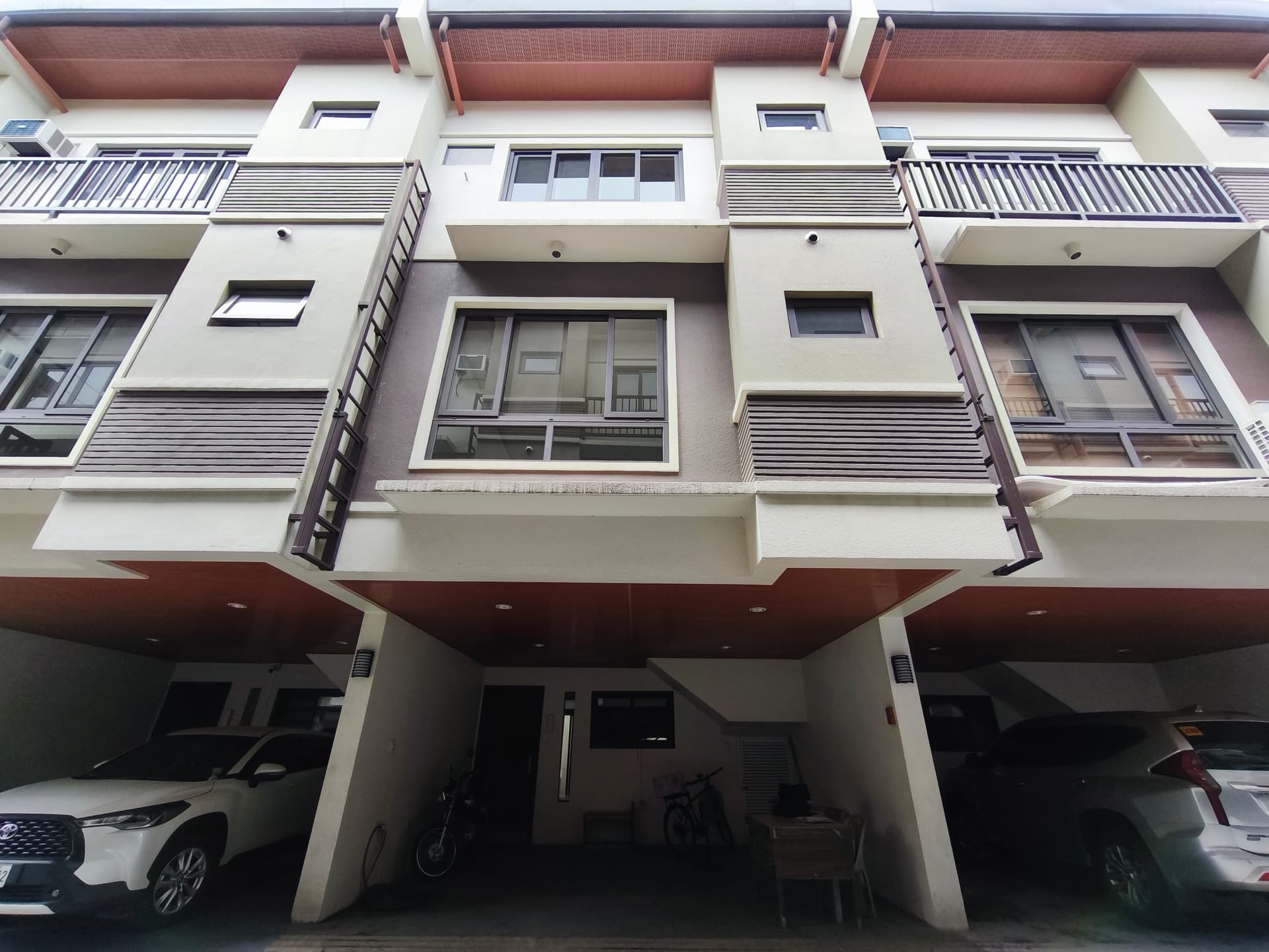 Tandang Sora Gated Townhouse For Sale with 3 BR 2 Car Garage nr Congressional Quezon City SD