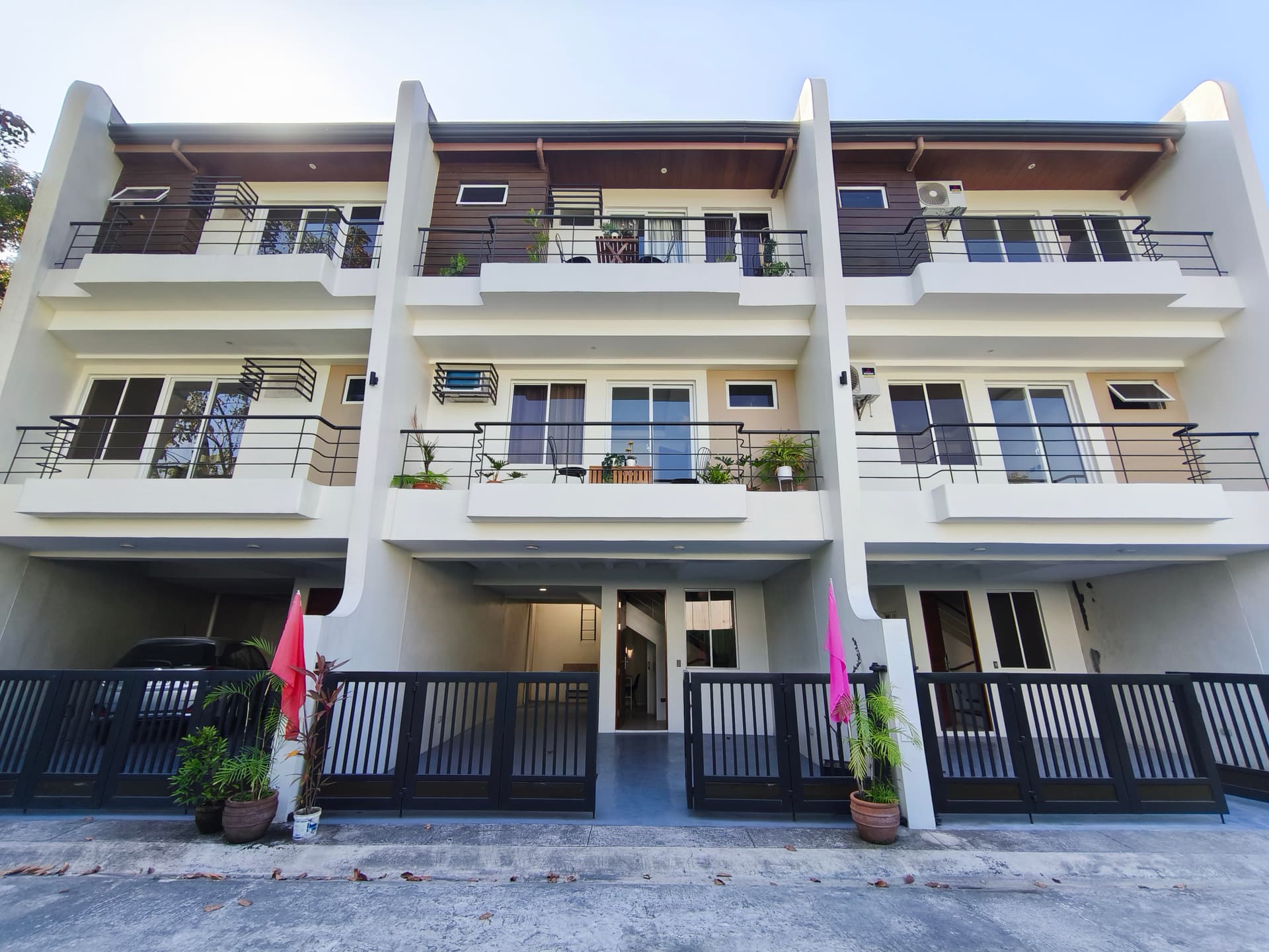 Three Storey Townhouse for Sale in Merville Paranaque Brandnew Modern-MD