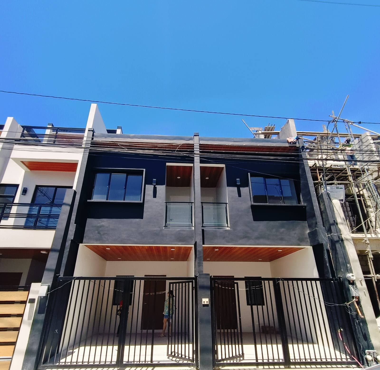1 Unit availble Townhouse for Sale in Royal South Village Las Pinas Talon Singko -JB