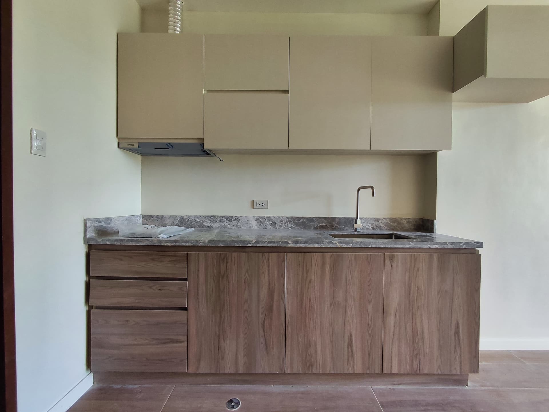 For Sale Beachside 1 Bedroom Condo Unit with Balcony in Natipuan Nasugbu Batangas - RAS