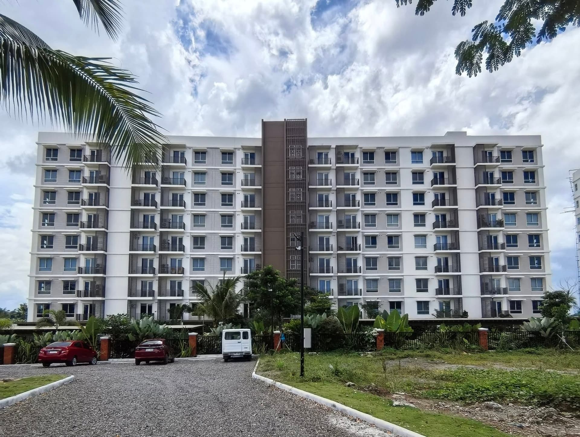 FOR SALE! Studio Unit Condominium 38sqm in Brgy Mandalagan Bacolod-AP