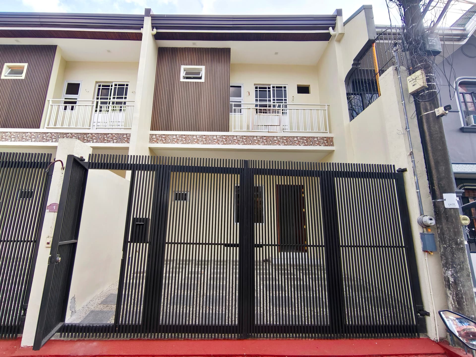 Concepcion Uno Marikina For Sale 2 Storey Townhouse 3 Bedrooms near Pamantasan ng Lungsod ng Marikina RG