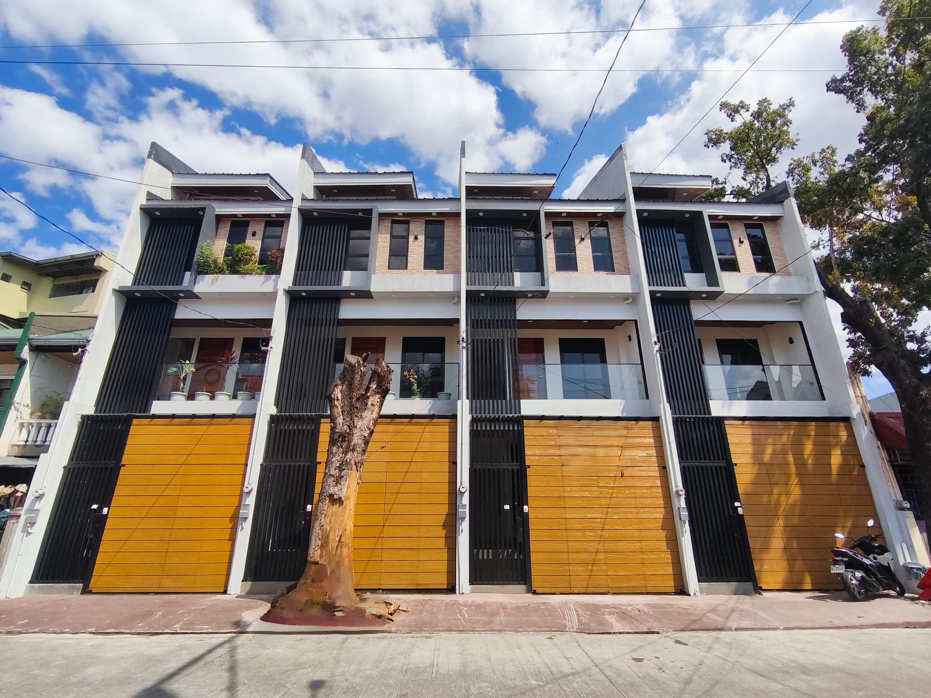 Malanday Marikina For Sale Modern 3 Storey Townhouse 4 Bedrooms W/Loft RG