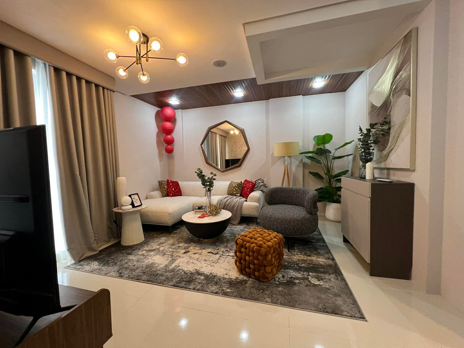 2 Car Garage Townhouse with Amenities For Sale in GSIS Village Project 8 Quezon City SD