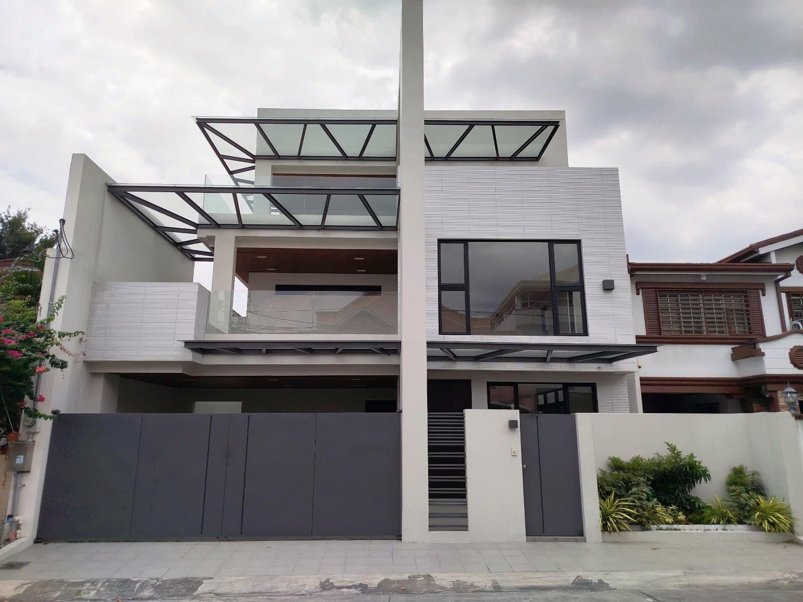 Three Storey Brandnew House for Sale inside Greenheights Village Paranaque - JB