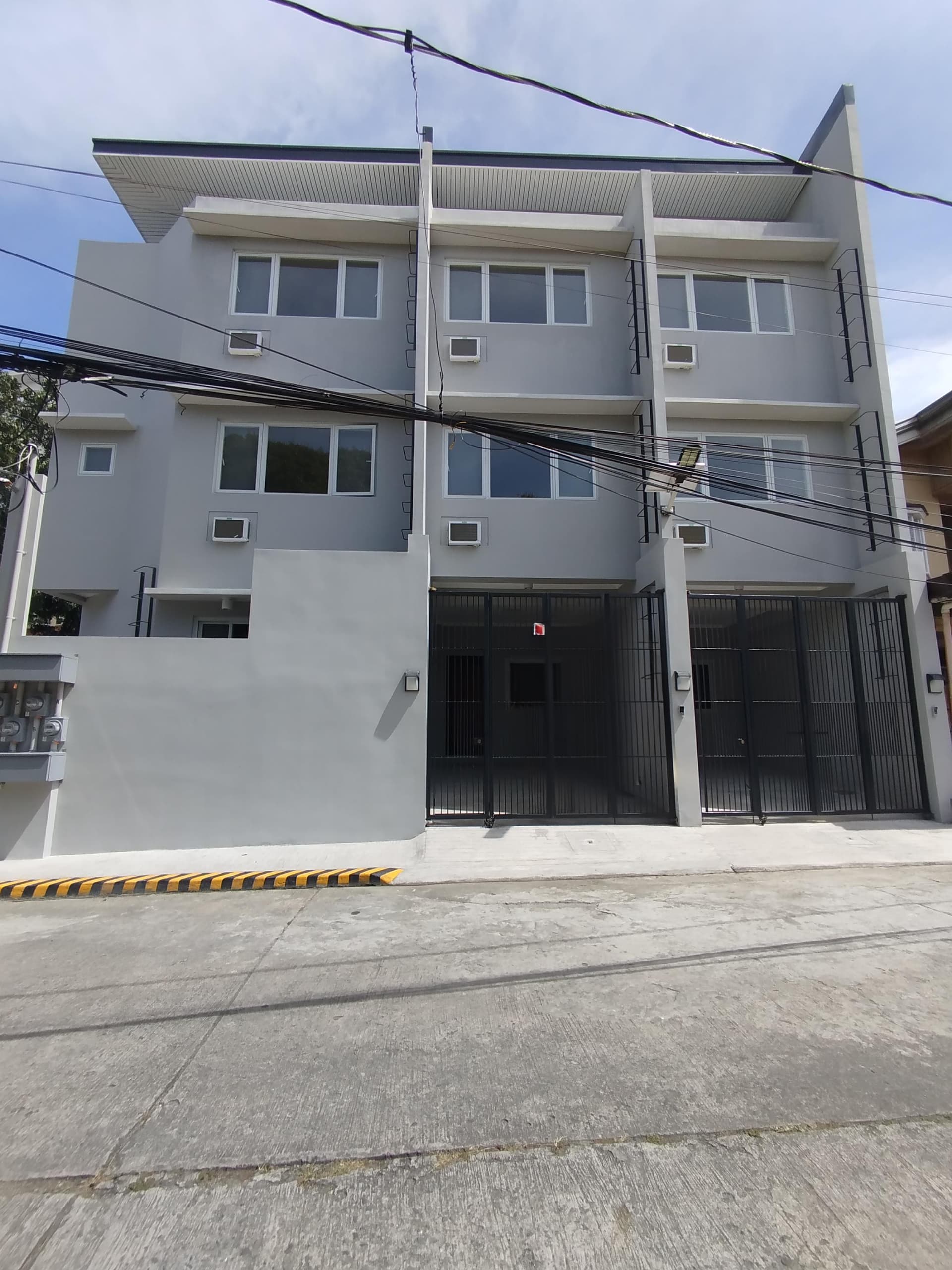 Three Storey 3 Bedrooms Townhouse for Sale in San Antonio near Shopwise Sucat- JB