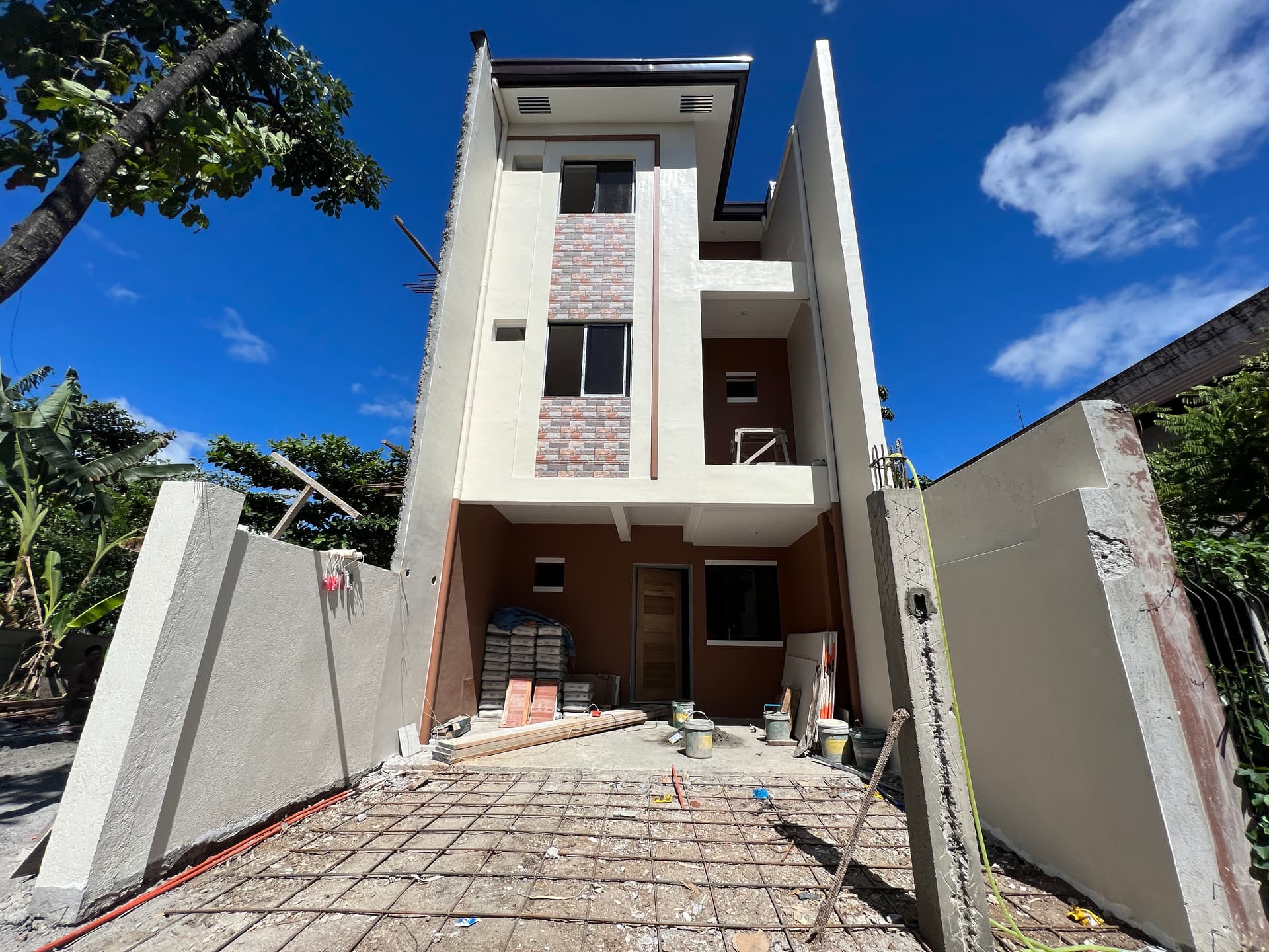 For Sale! Preselling Townhouse in Sauyo Quezon City with 3 Bedroom 5.330M -AJCF