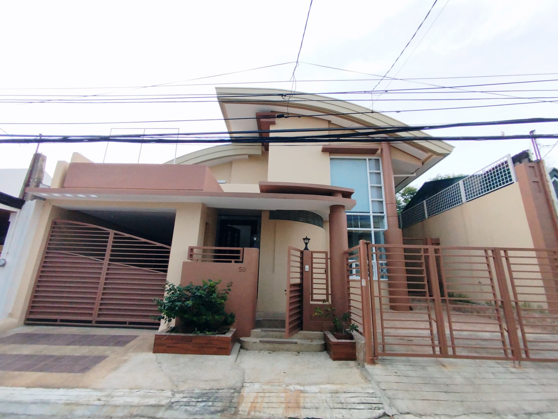 Pre-Owned Single Detached House and Lot for Sale in Better Living Paranaque - JB