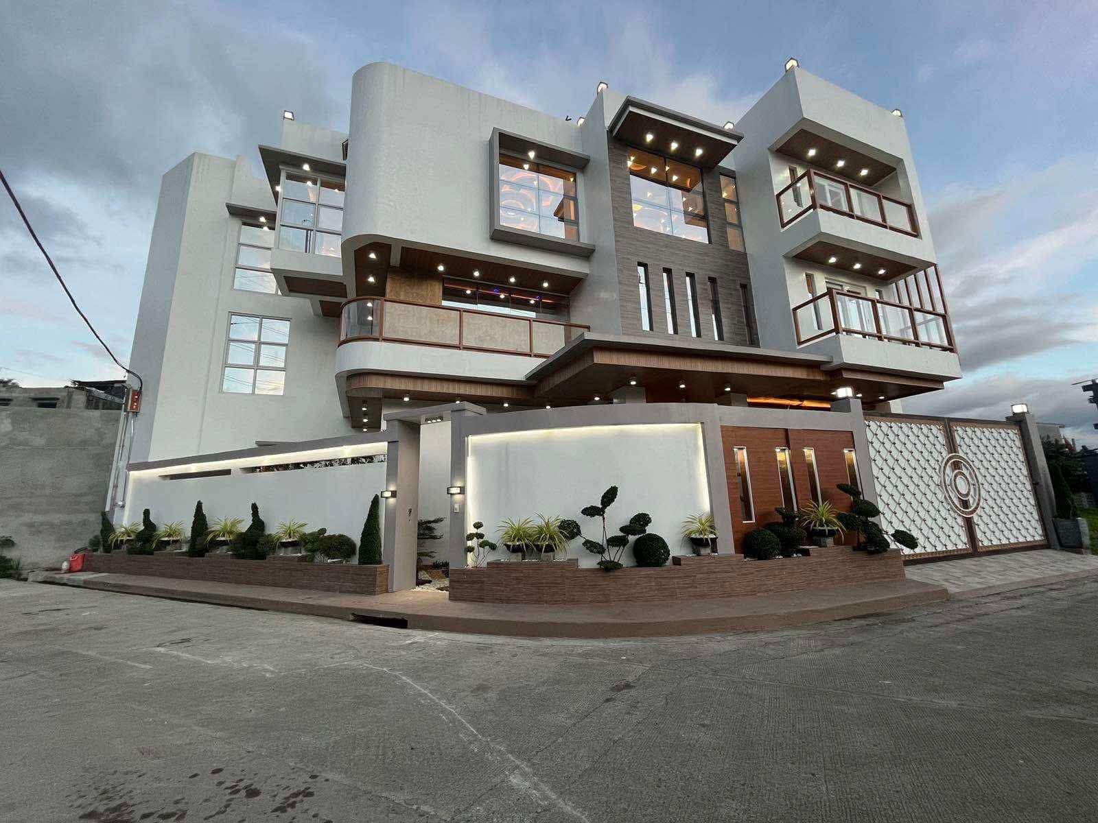 Modern Luxury House and Lot for Sale in Greenwoods Village Pasig-MD
