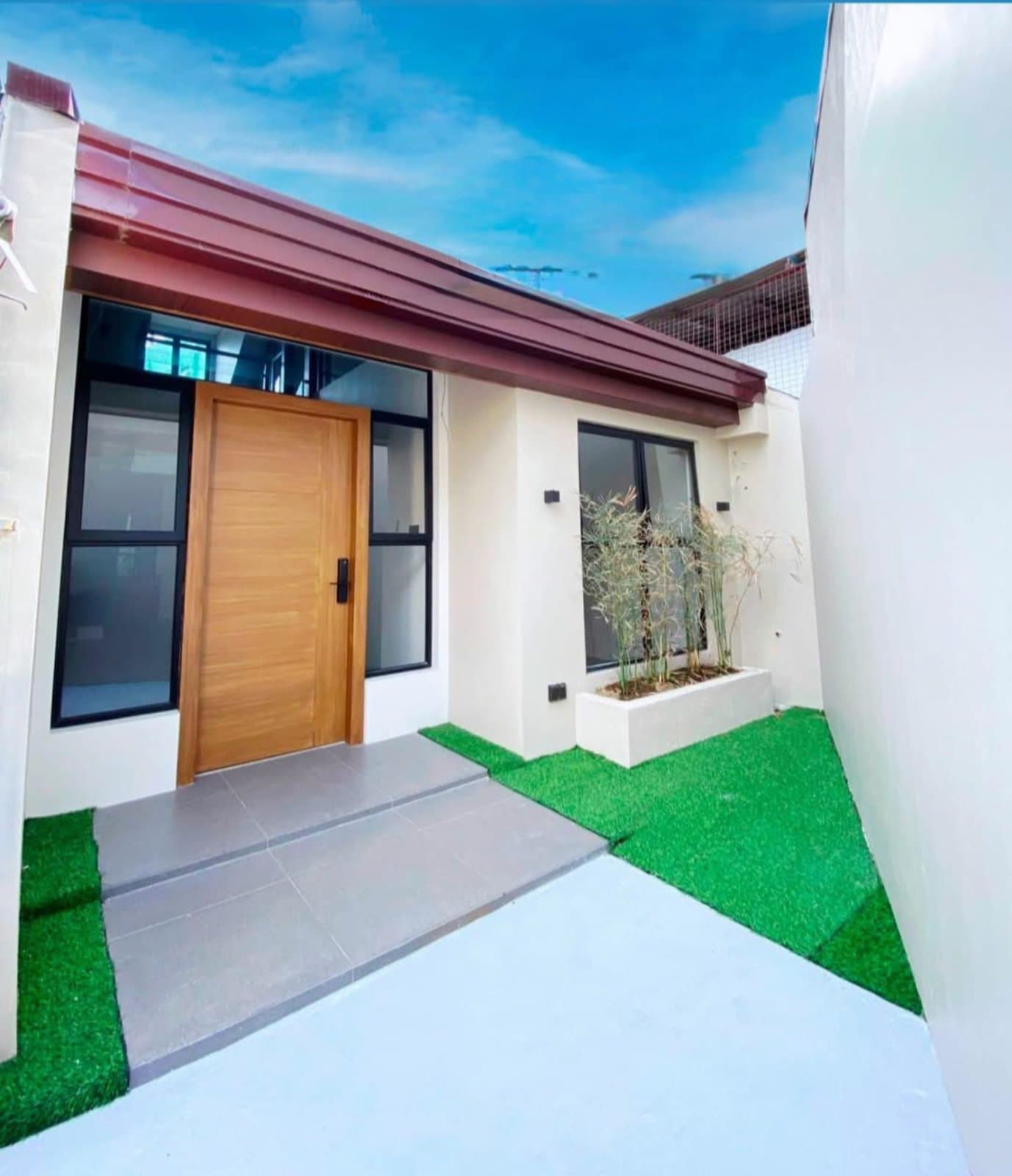 Bungalow House and Lot for Sale in Paranaque near SM BF-MD