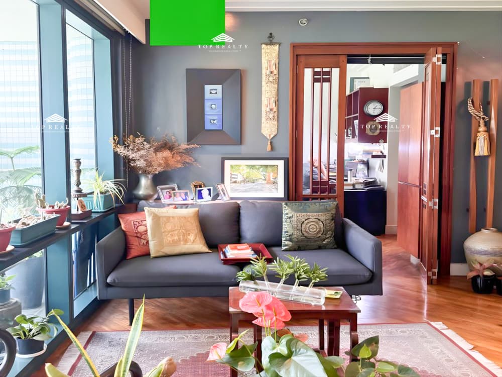 Amorsolo | 2 Bedrooms 2BR Condo Unit for Sale in Rockwell, Makati City