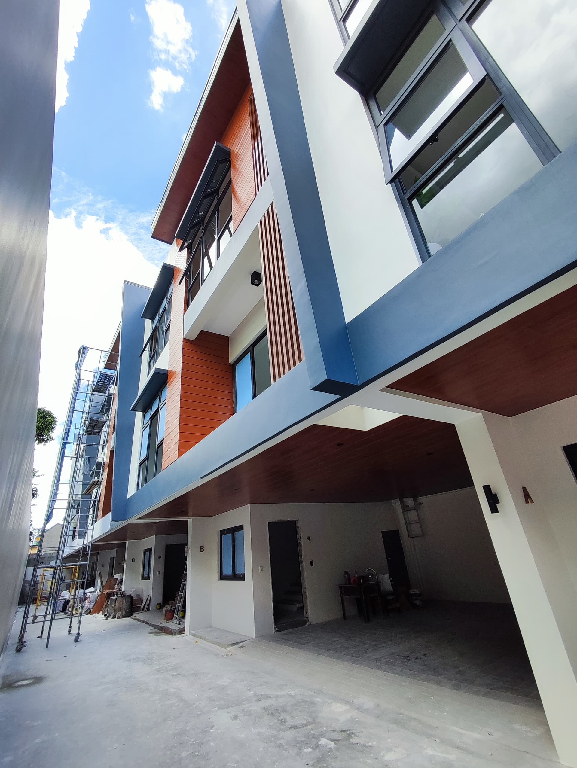 For Sale! Cubao Townhouse near Bonny Serrano -AJCQ