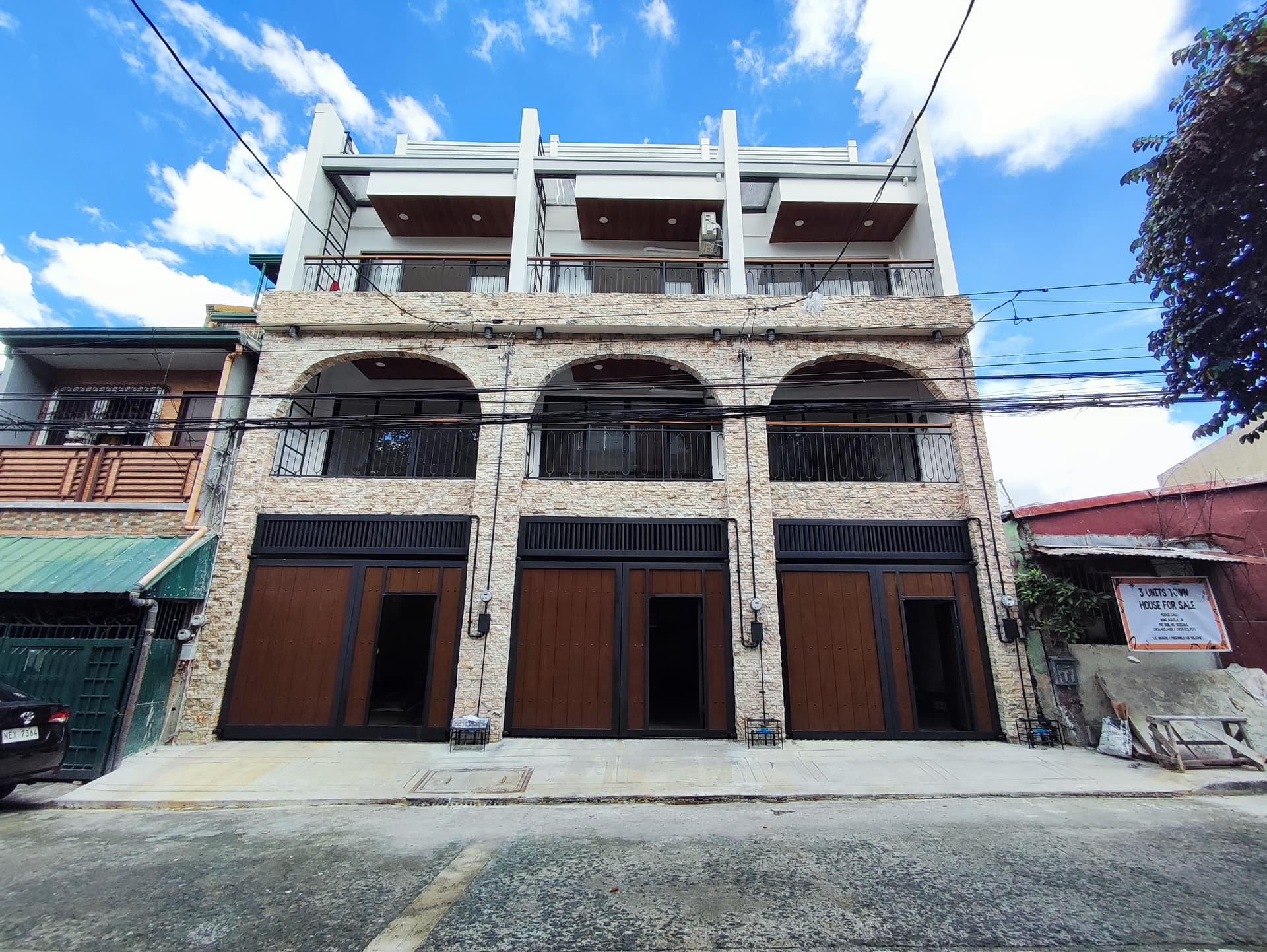 Kamuning 4 Bedroom Townhouse For Sale near Tomas Morato Quezon City SD