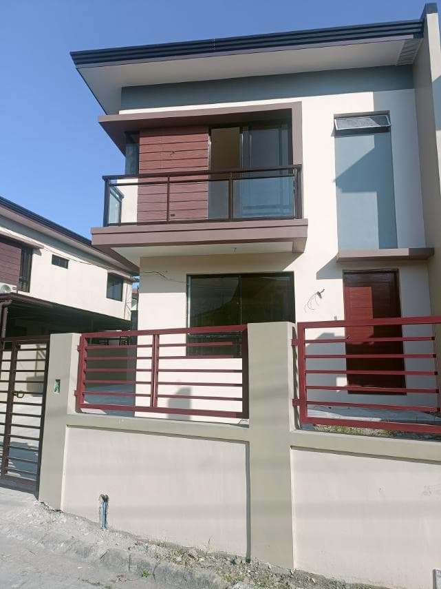 Single Attached House and Lot for Sale in Pilar Village Las pinas-MD