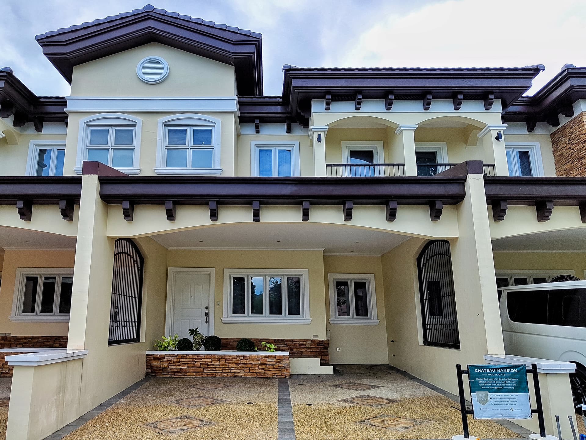 Luxury Modern Townhouse for Sale in Alabang Daang Hari Road-MD