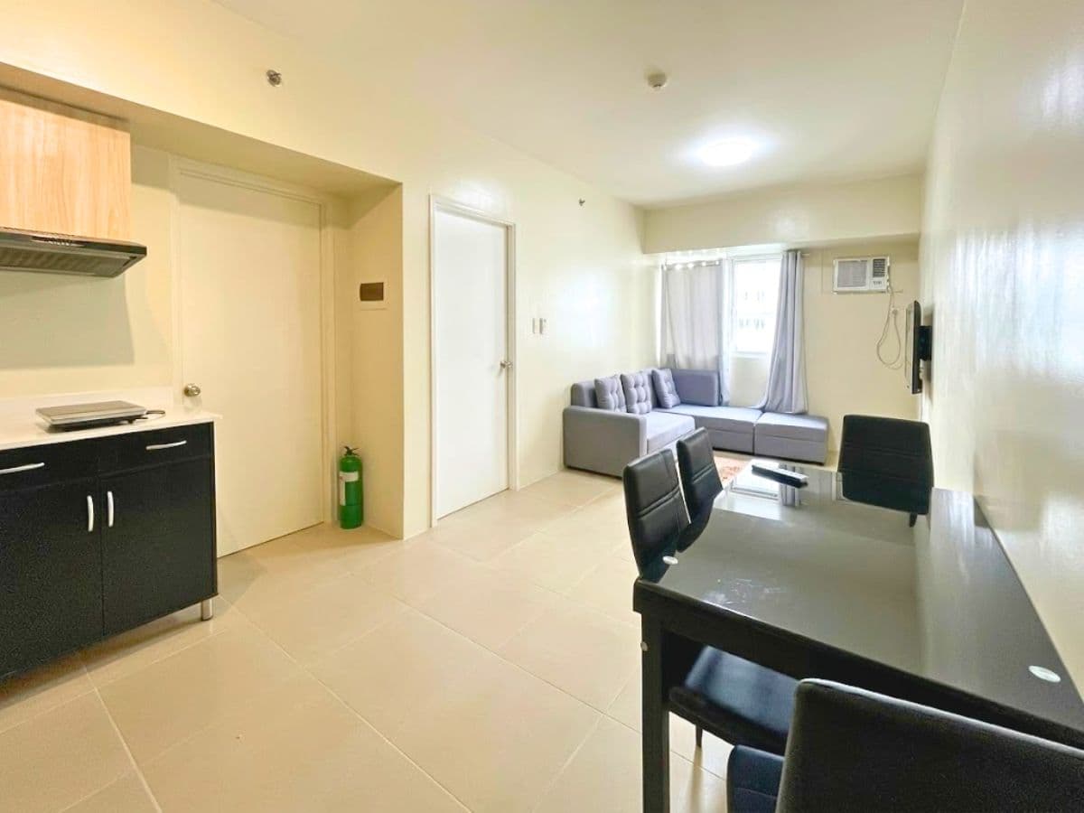 Avida Towers Turf | For Sale: Fully Furnished 1 Bedroom 1BR Condo Unit in Fort Bonifacio, Taguig City