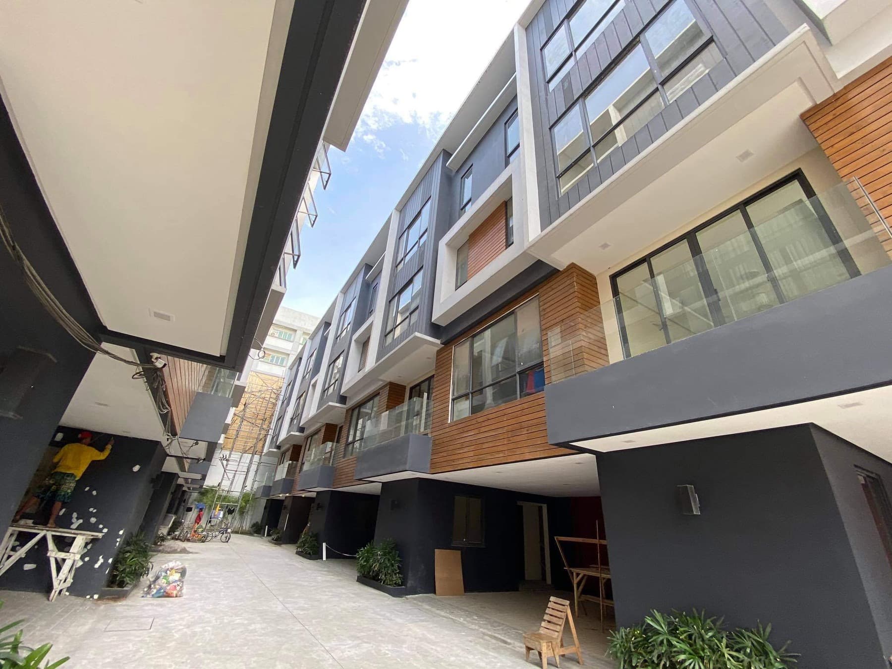 For Sale! San Miguel Manila Townhouse near St Jude 49M -AJCH
