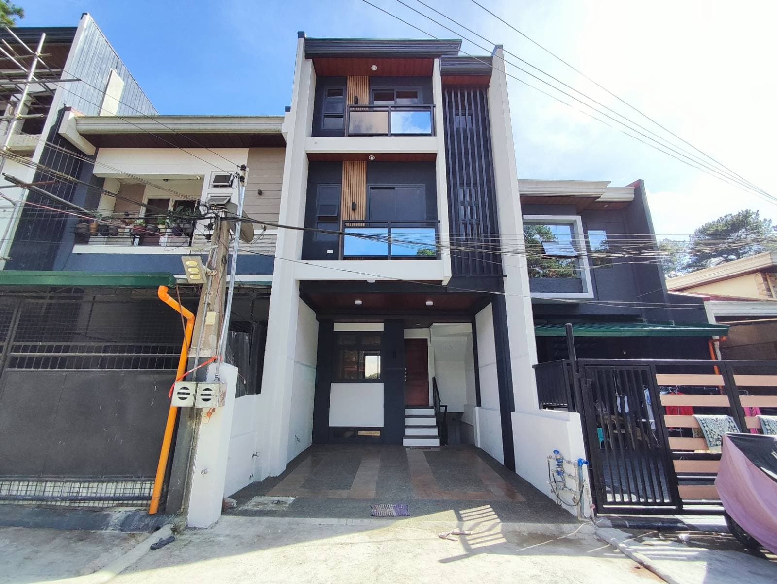 12M Ready For Occupancy 3 Storey Townhouse with 6BR For Sale Near SLU in Bakakeng Baguio City - LSS