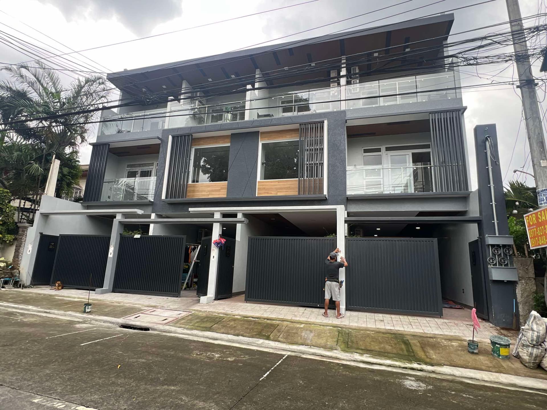 Spacious Quezon City Townhouse For Sale near QCMC, Kalayaan Ave SD