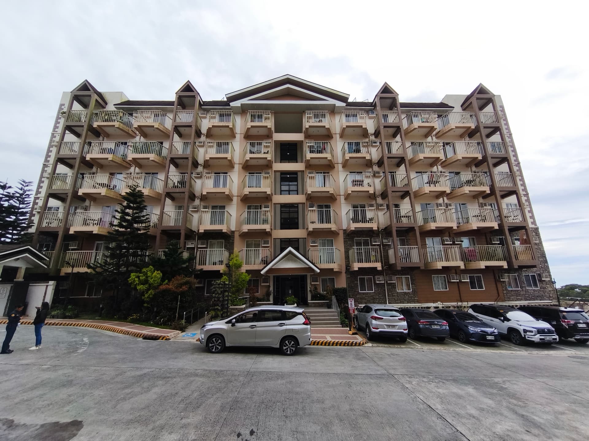 Preselling Mid-Rise Residential Studio CONDO w/ Rooftop in Bakakeng Central, Baguio City - CC