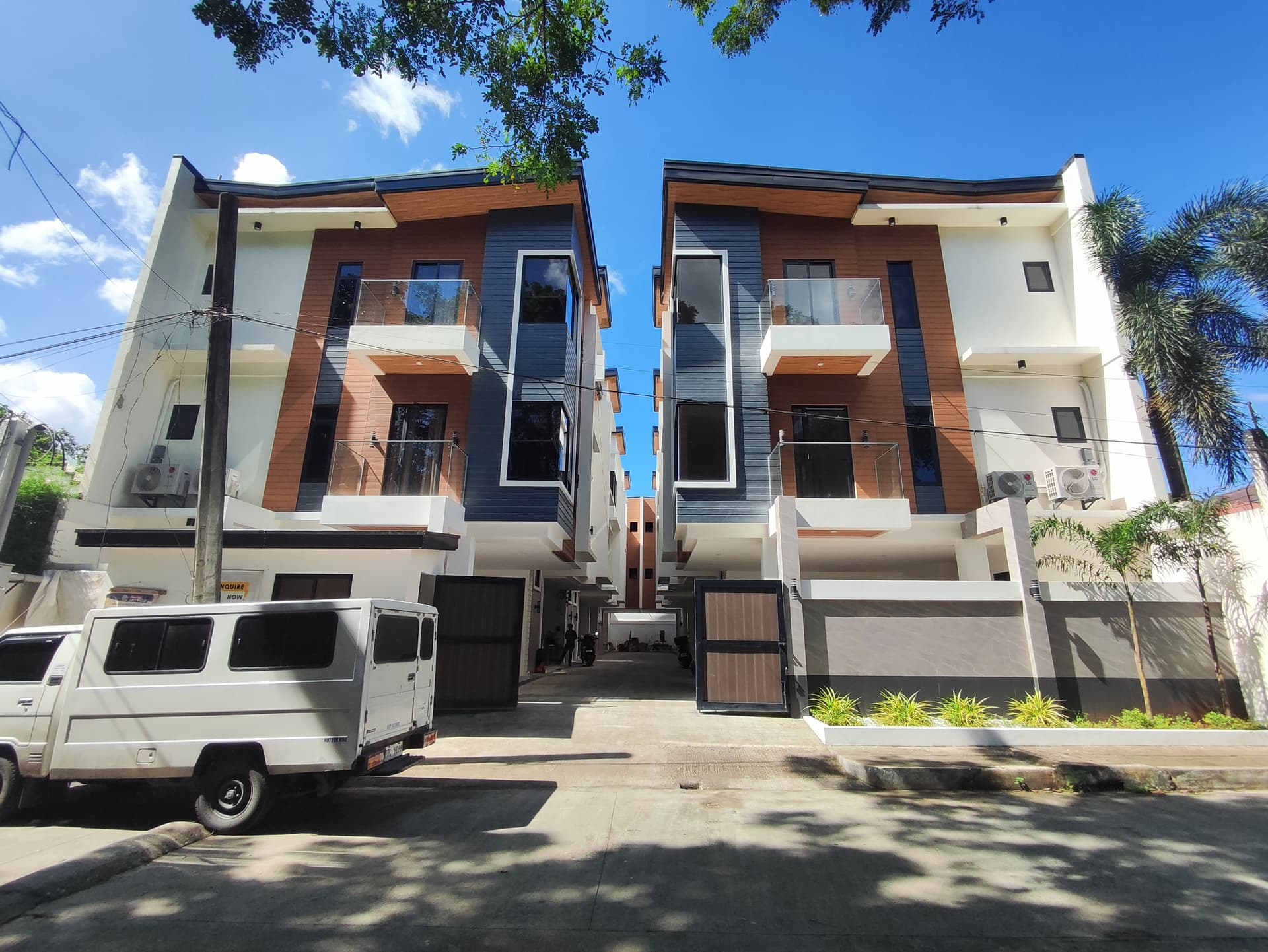 Compound 3 Storey Townhouse For Sale in Dalig Antipolo near Vista Mall RG