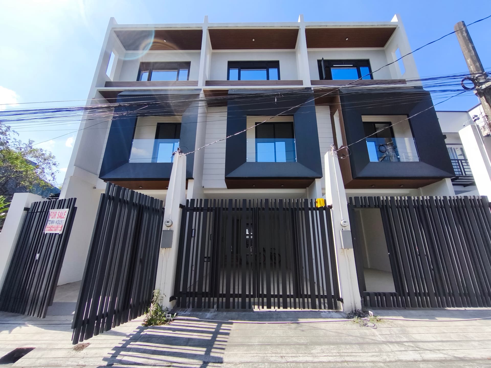 1BR 155sqm Townhouse for Sale in Antipolo RG
