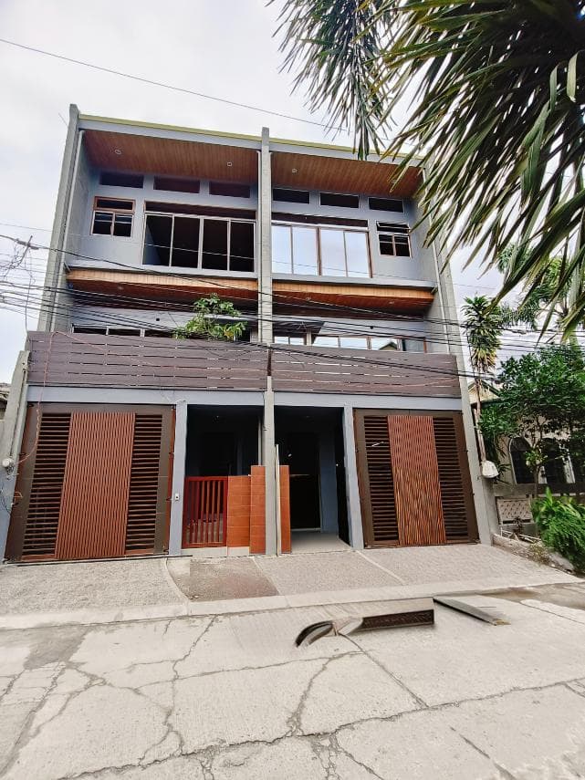 Three Storey Brandnew Townhouse for Sale in Better Living Paranaque - JB
