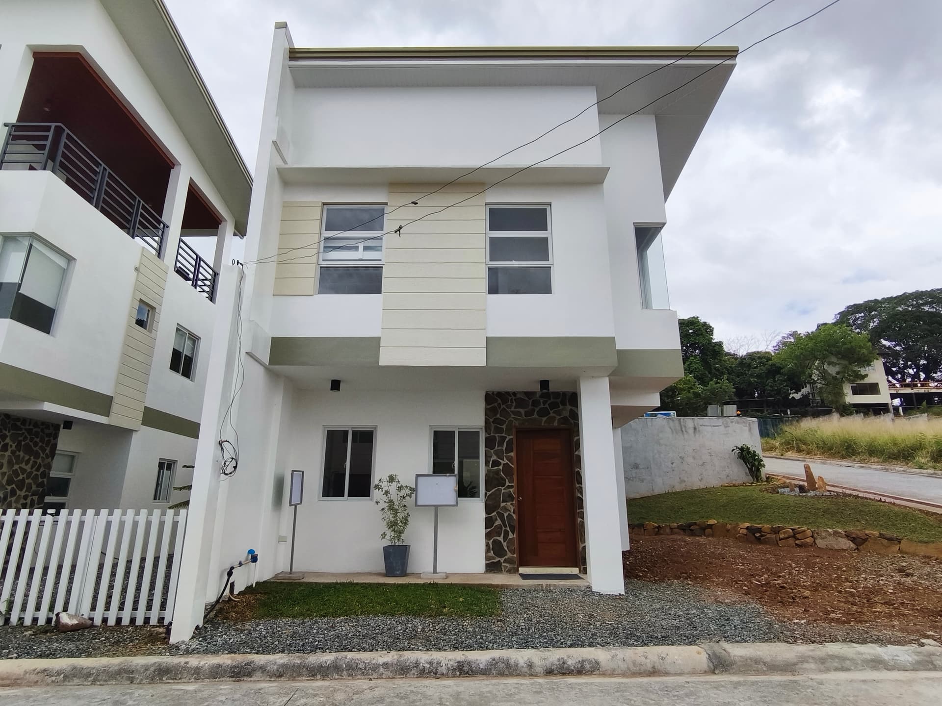 San Roque Antipolo For Sale Single Attached House And Lot near Fatima University RG