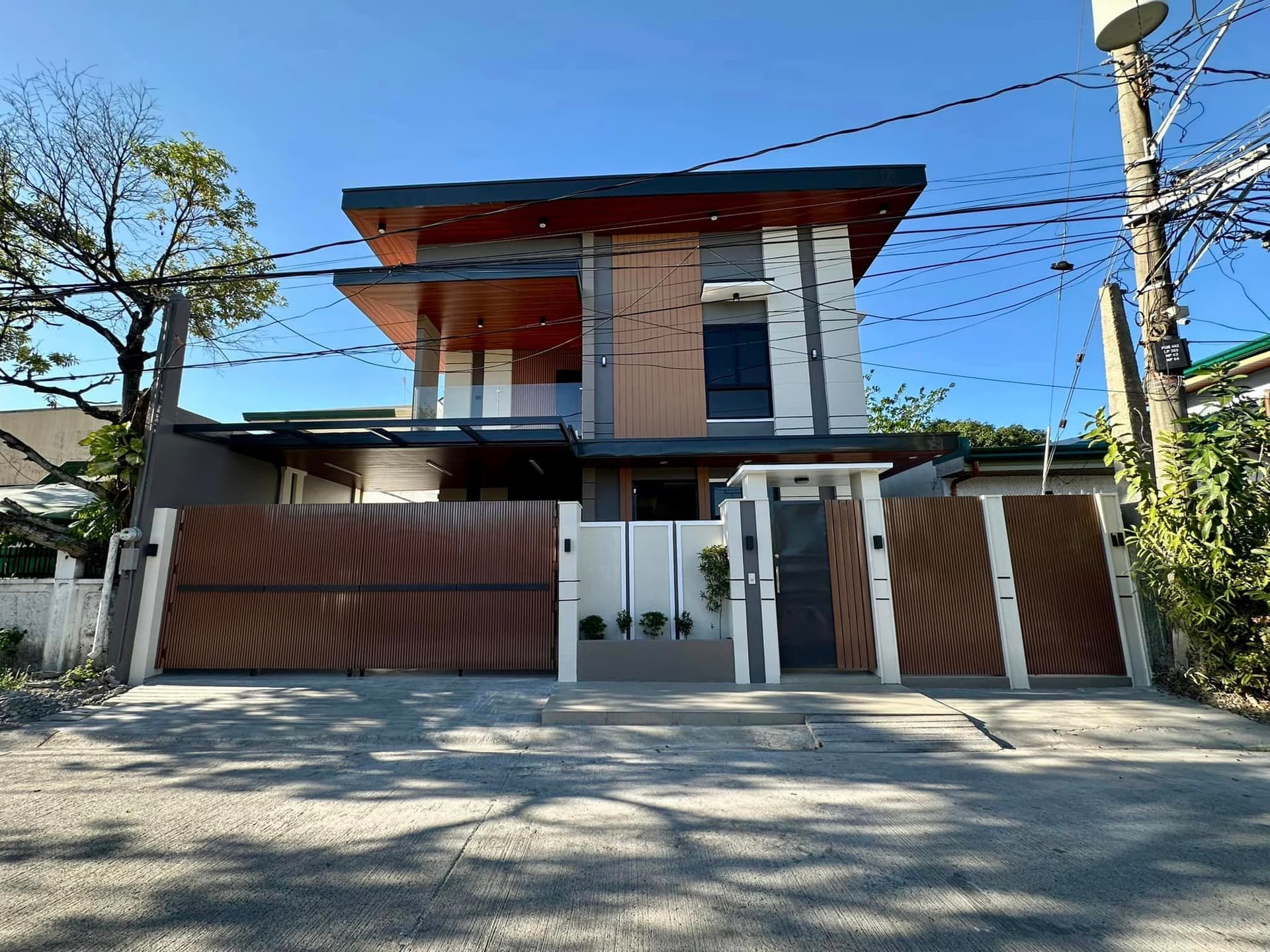 Single Detached House and Lot for Sale in Paranaque BF Homes Village - JB