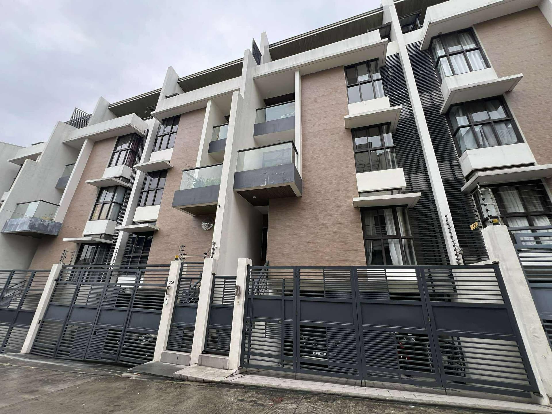 San Juan 4 Bedroom Townhouse For Sale near Aquinas School, Dominican College, F. Blumentritt SD