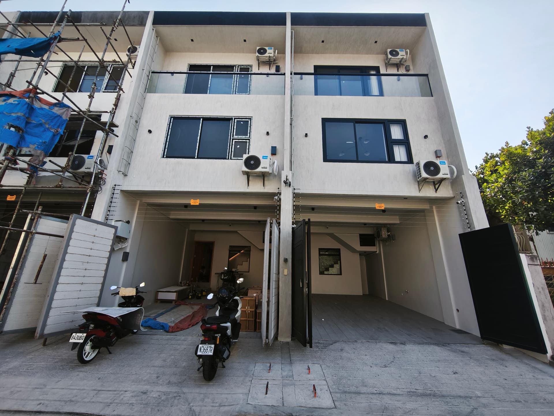 Brand New 3 Storey Townhouse in New Zaniga Mandaluyong Near OB Montessori Santa Ana For Sale - LSS