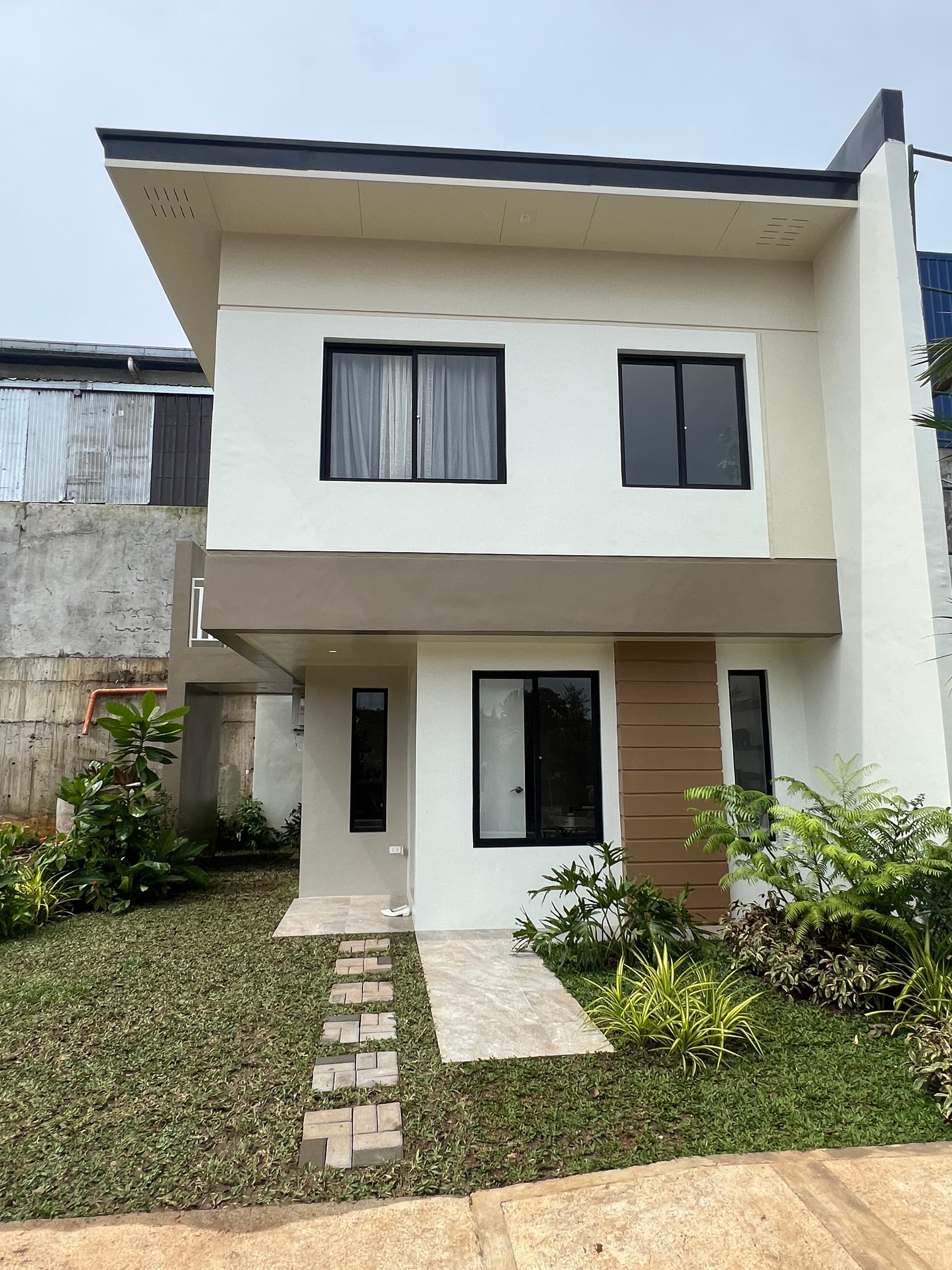 San Luis Antipolo 2 Storey Townhouse W/Amenities near Robinson Place RG