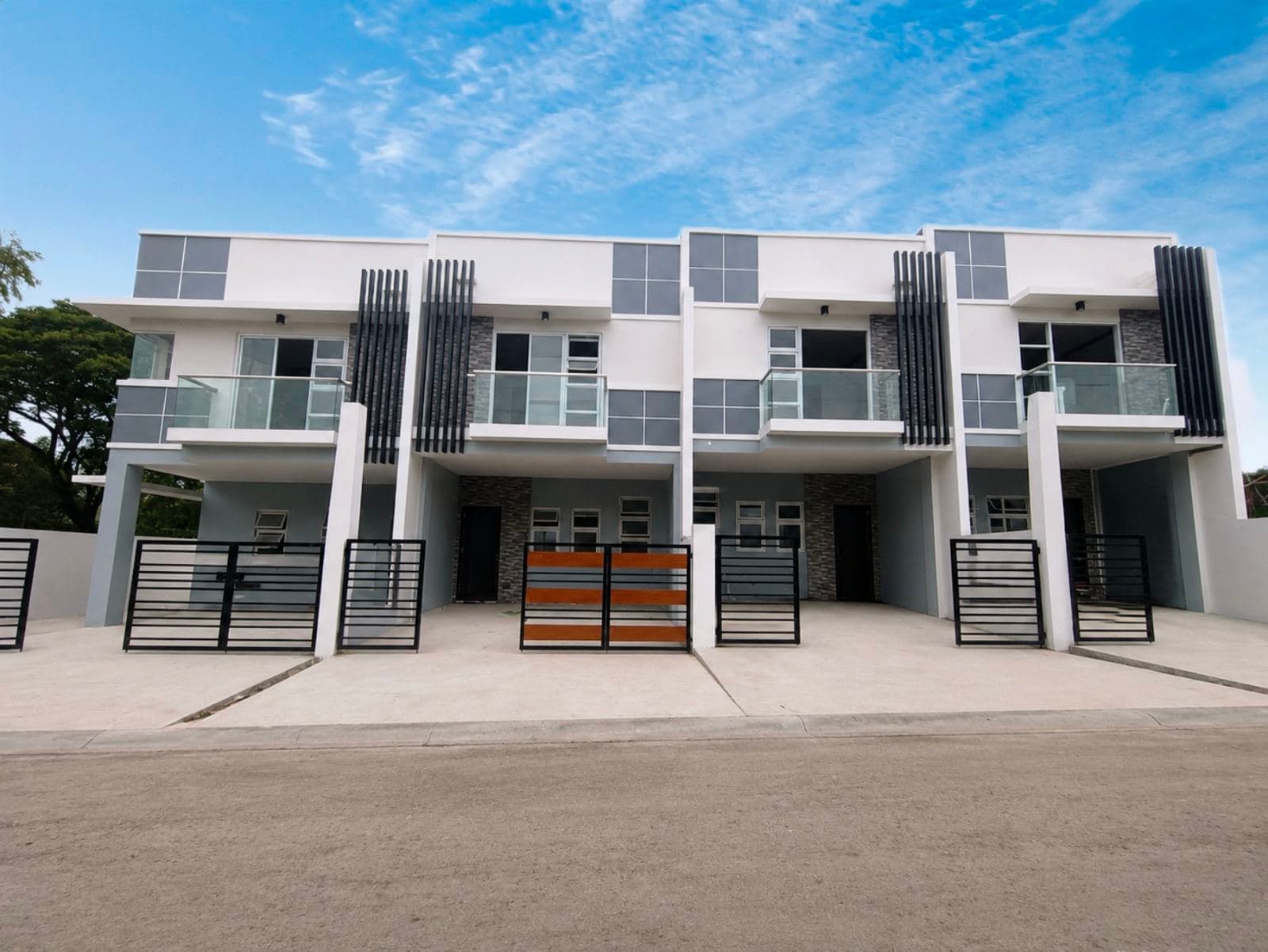 1Unit Left Available Townhouse for Sale in Putatan Muntinlupa-MD
