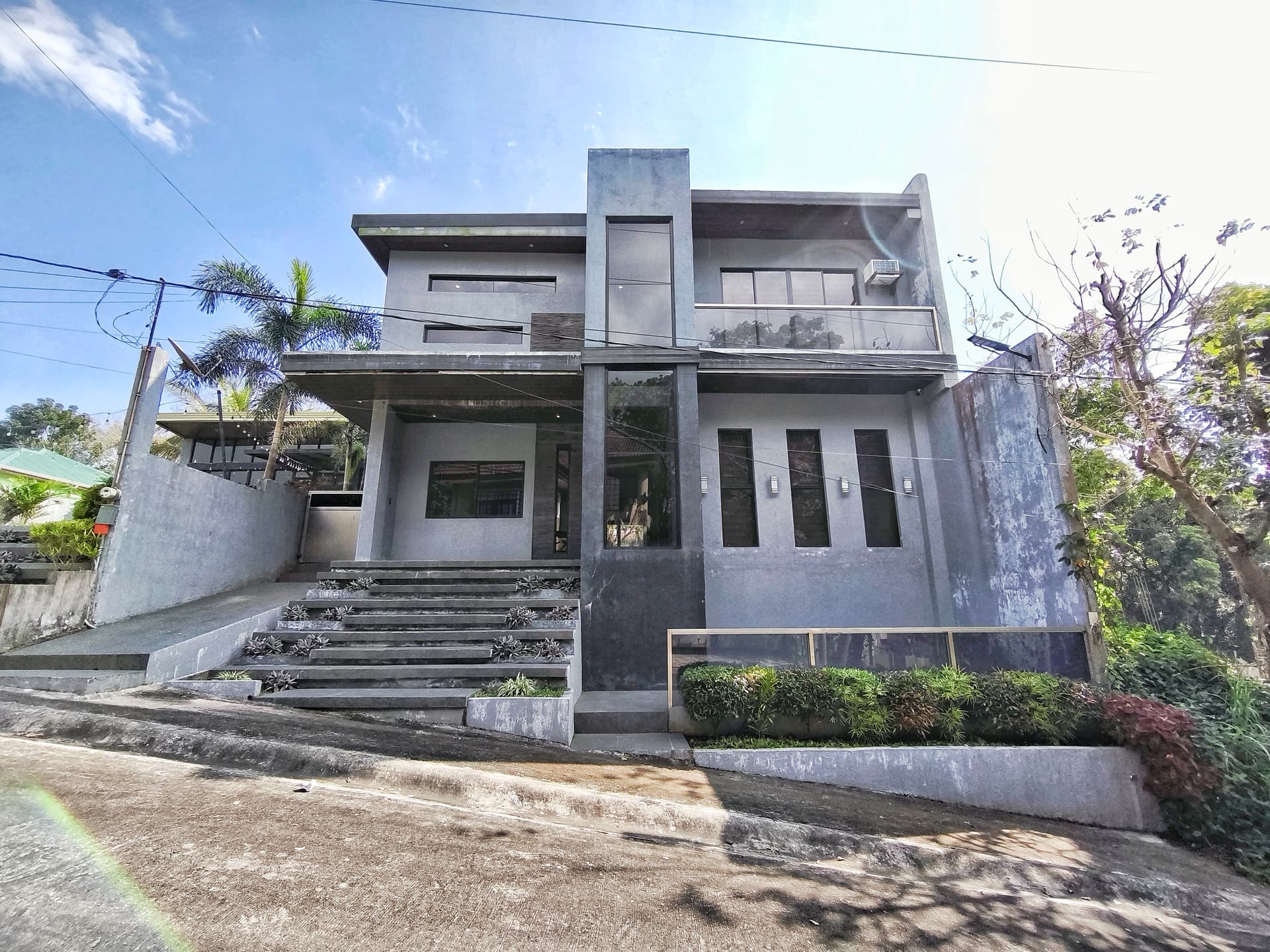 Pre-Owned House & Lot for Sale in Alfonso Cavite (inside subd)-MC