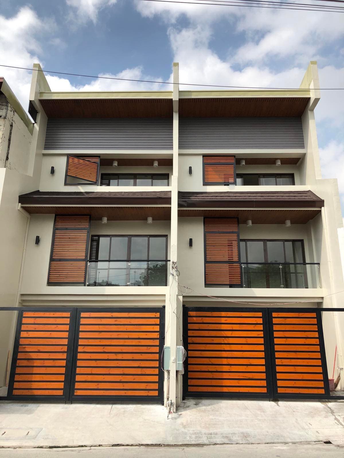 Ready For Occupancy 24M 3 Storey Duplex Townhouse in Plainview Mandaluyong Near Dr Fabella Rd For Sale - LSS