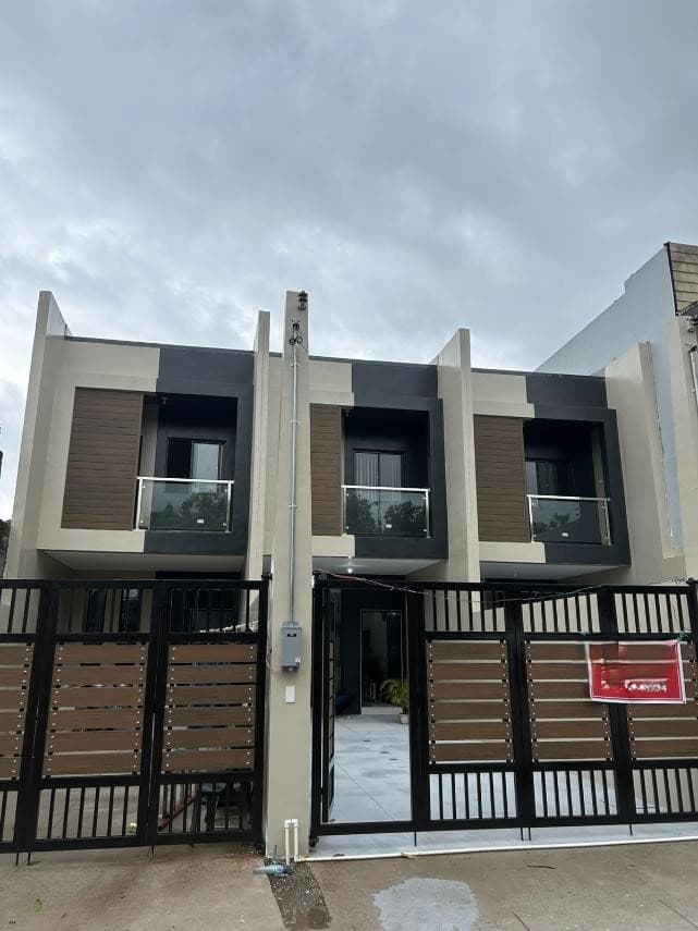 Modern 2 Storey Townhouse For Sale in Concepcion Dos Marikina RG